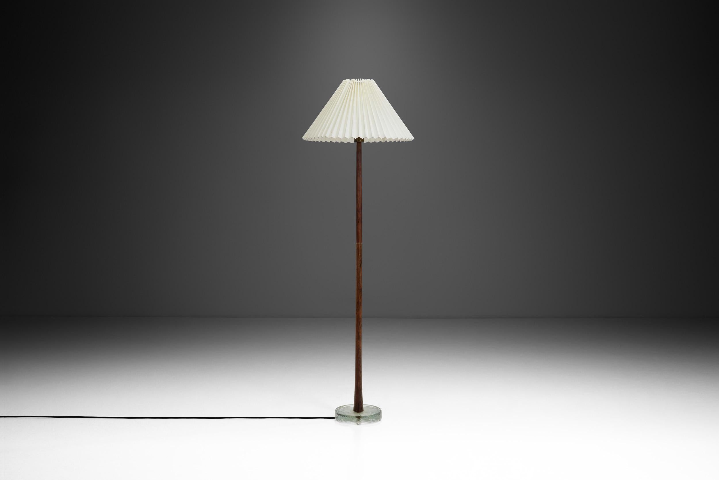 Floor Lamp with Ruched Shade, Scandinavia ca 1950s In Good Condition For Sale In Utrecht, NL