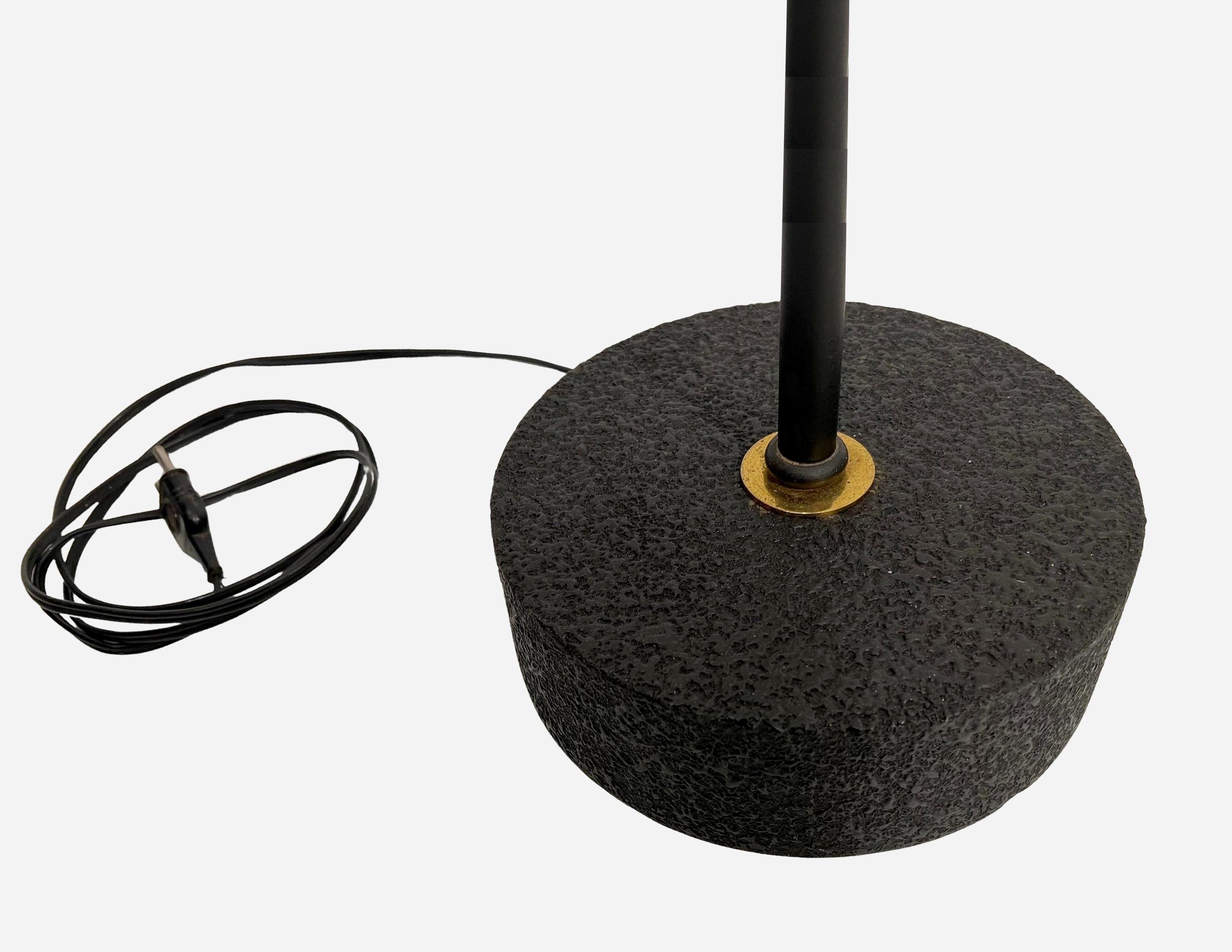 Lampadaire à trois têtes pivotantes Royal-Lumière et/ou Lunel, France circa 1955 Bon état - En vente à Paris, FR