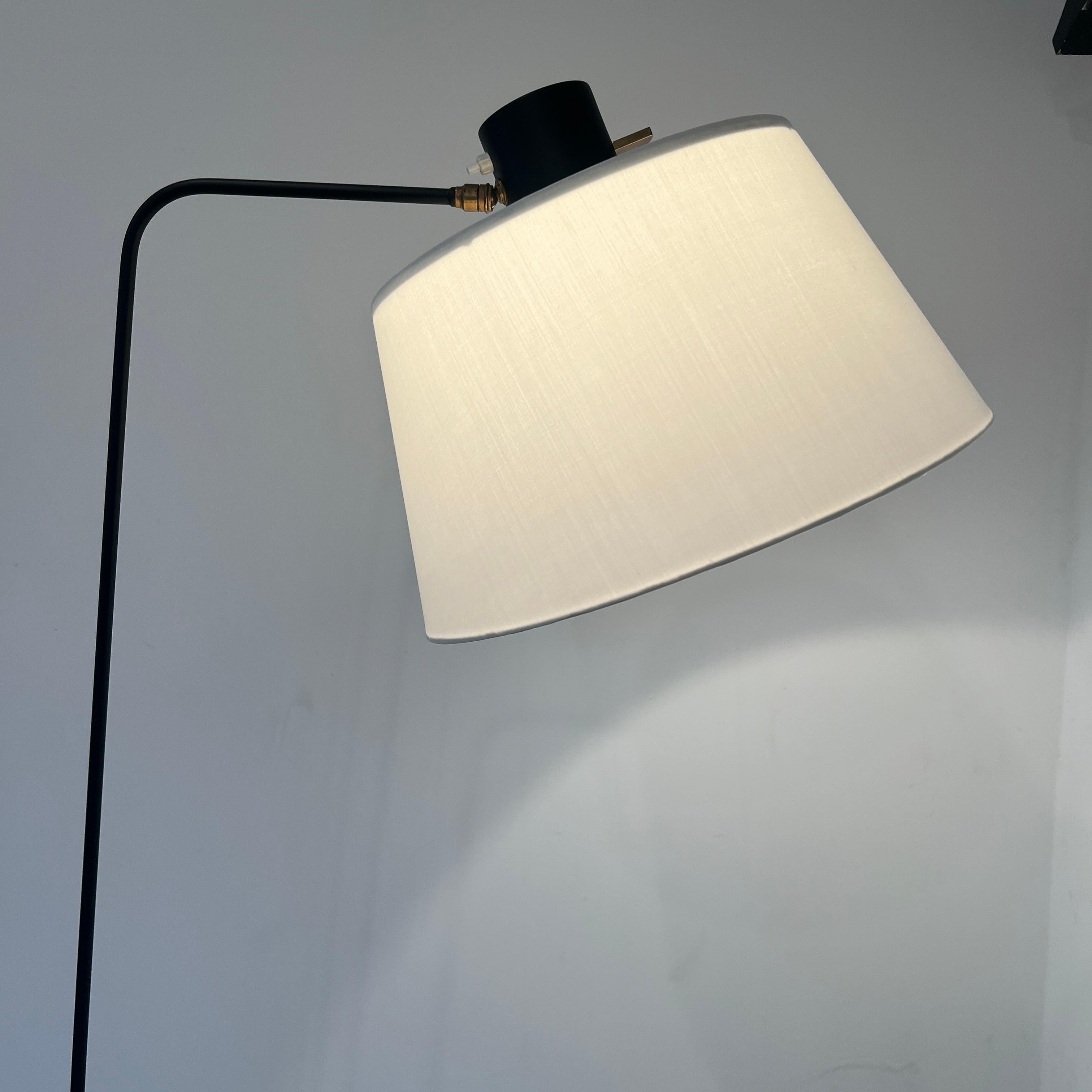 Floor Lamp with Triangular Side Table, 1950s France For Sale 8