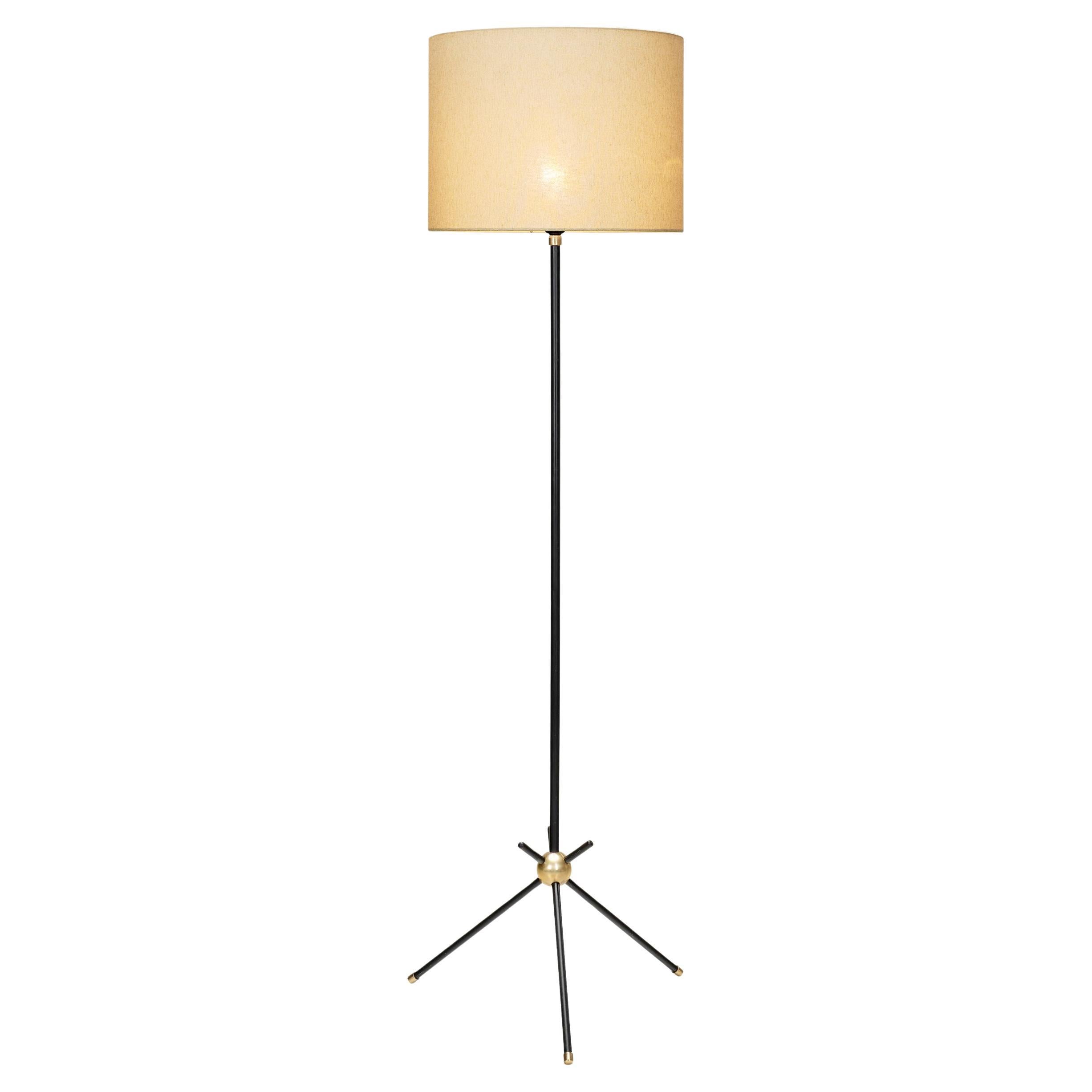 Lampada da terra con base a treppiede di Svend Aage Holm Sørensen (Attr.), Danimarca anni
50