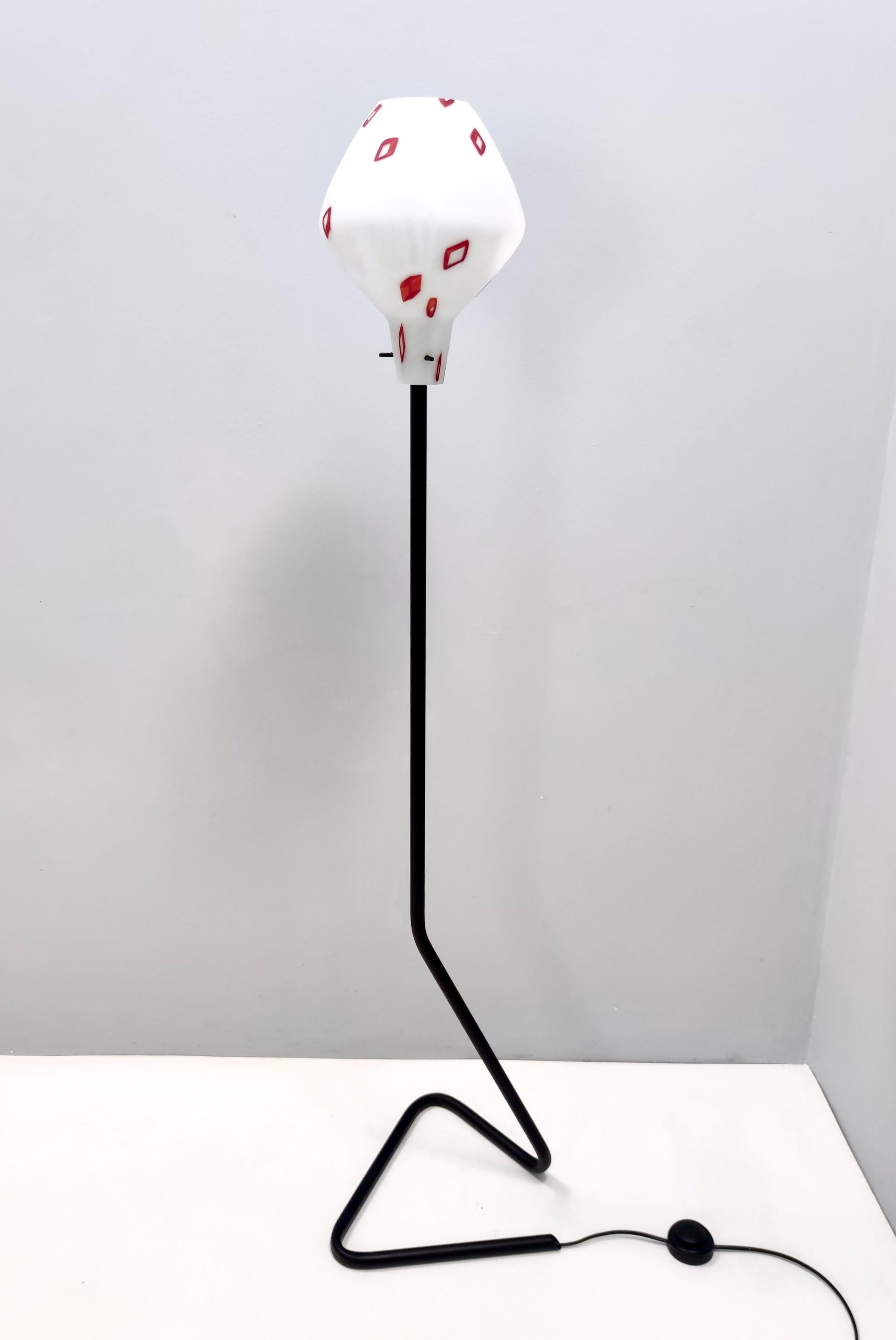 Floor Lamp with Vintage Encased Glass Shade with Red Geometrical Motifs, Italy In Excellent Condition For Sale In Bresso, Lombardy