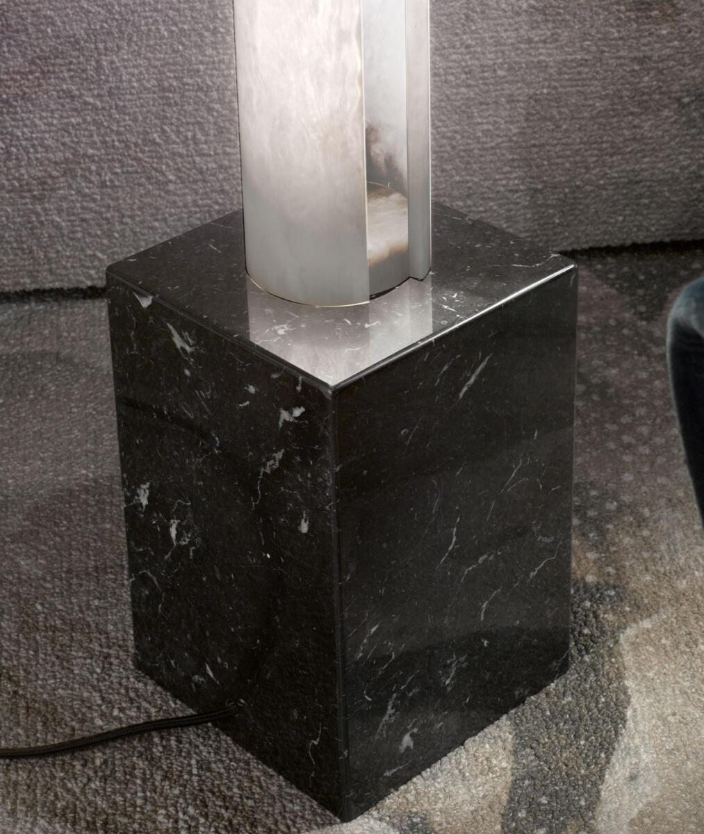 Lámpara de pie Zeus by Alabastro Italiano
Dimensiones: An 20 x Al 180 cm
Materiales: Alabastro blanco italiano, hierro forjado a mano italiano, Ruggine de Florencia, cuero de Rown Hearth
Otros acabados disponibles. Póngase en contacto con