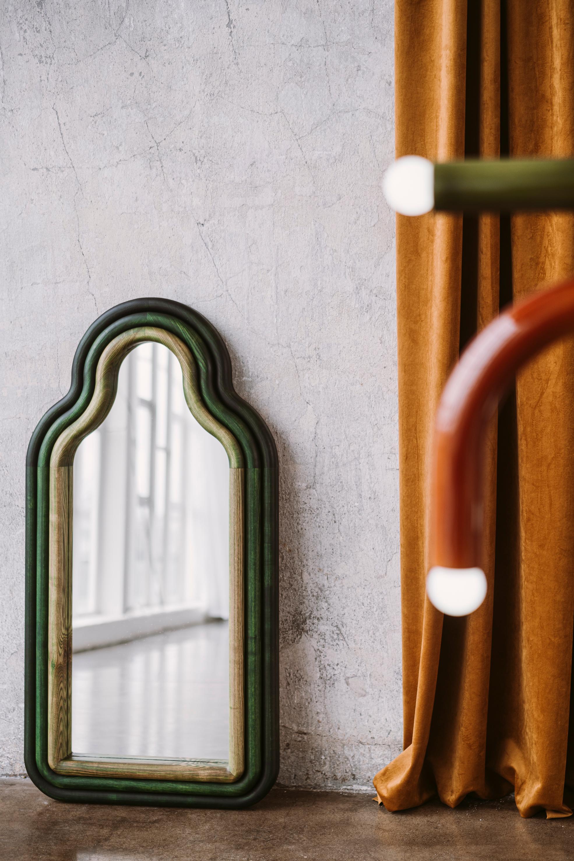 Frêne Contemporary Floor Mirror 'TRN M' by Pani Jurek, Ash Wood 'red' (miroir au sol contemporain 'TRN M' par Pani Jurek, bois de frêne 'red') en vente