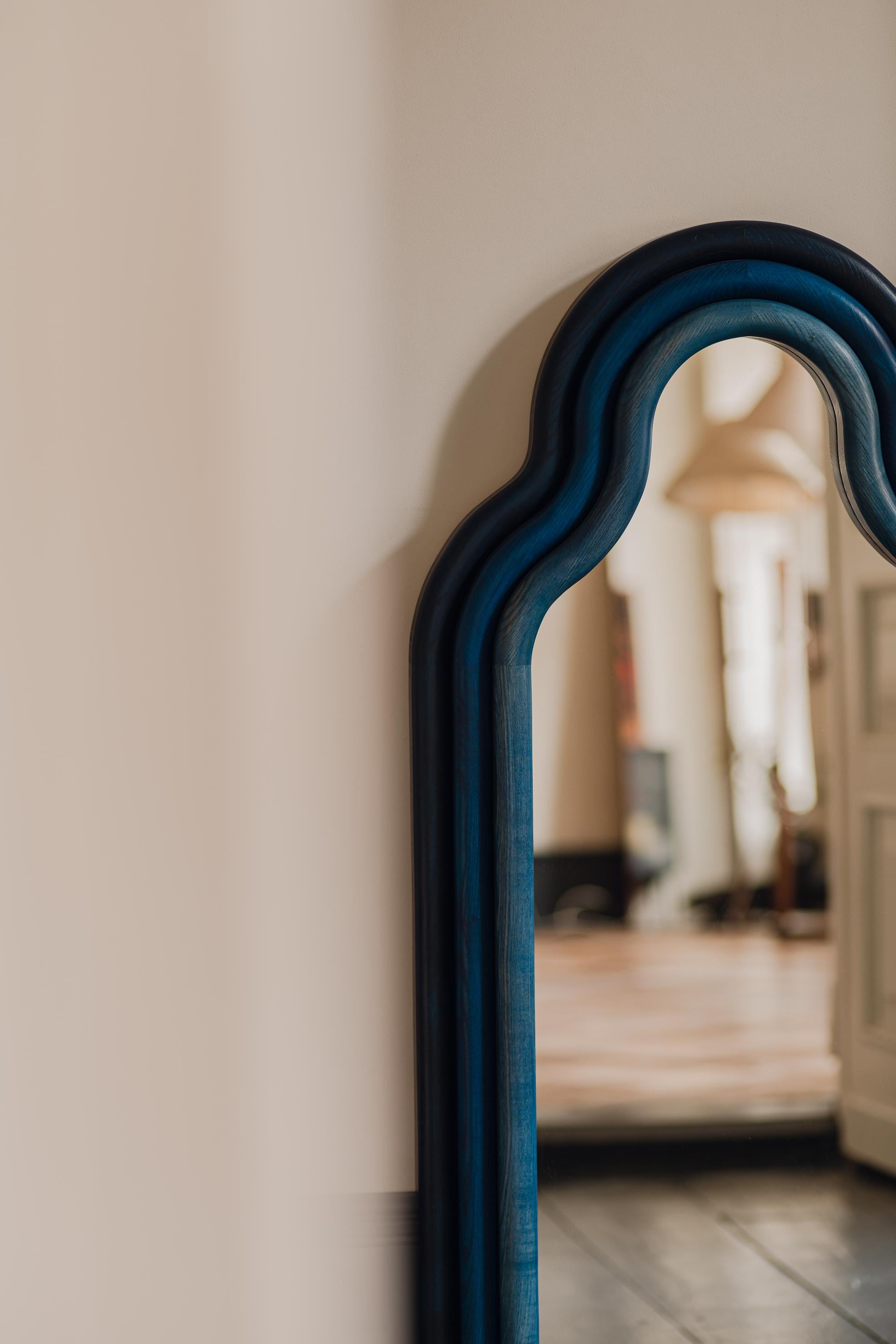 Specchio da terra 'TRN Triple' di Pani Jurek, Wood Wood, Shades of Blue In condizioni Nuovo in vendita a Paris, IDF