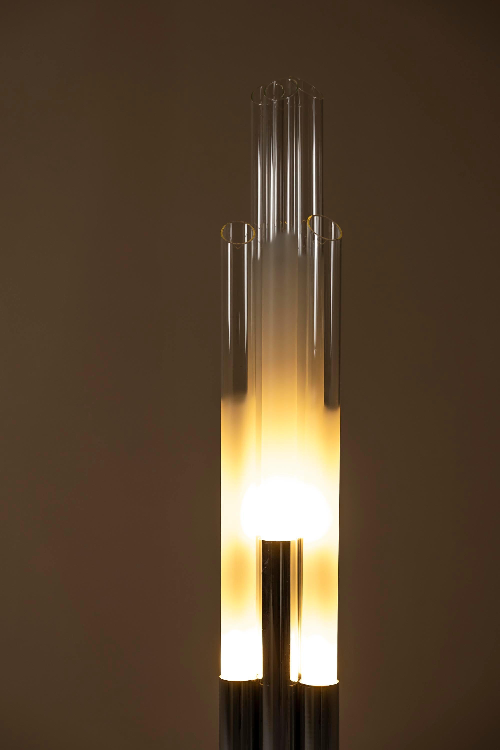 Lampadaire ou lampe de bureau en métal chromé et verre d'Aldo Nason pour Mazzega, Italie en vente 3