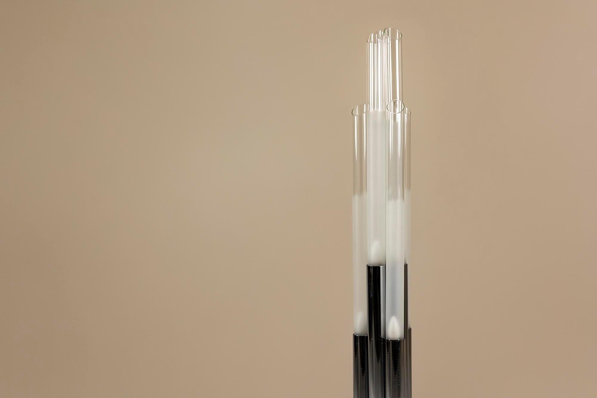 Fin du 20e siècle Lampadaire ou lampe de bureau en métal chromé et verre d'Aldo Nason pour Mazzega, Italie en vente