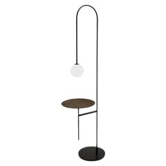 Échantillon de sol lampadaire Living Divani Light With a Table de Keiji Takeuchi en chêne grès