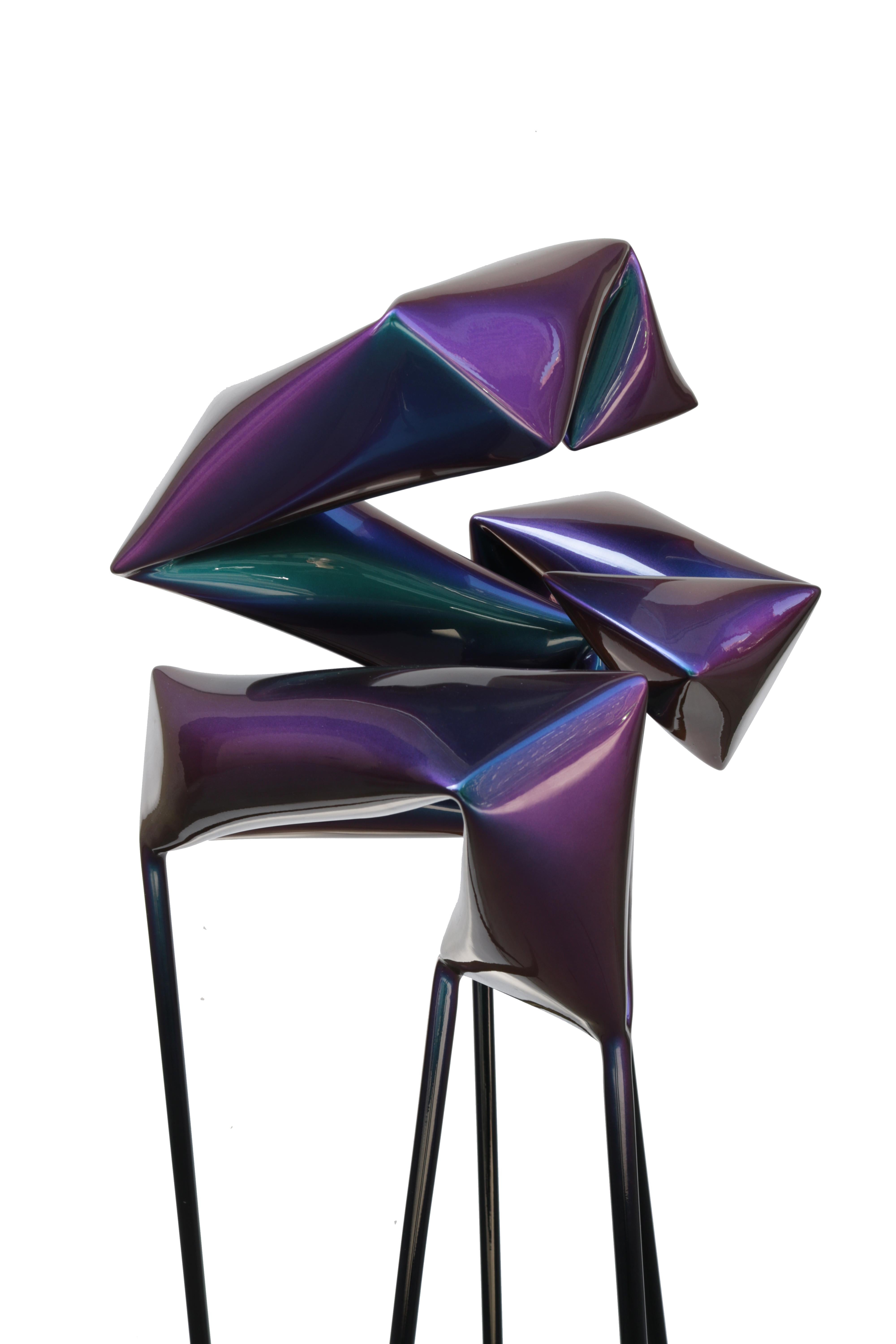 Freestanding contemporary floor sculpture by artist Willi Siber. 
Interference lacquer on metal.