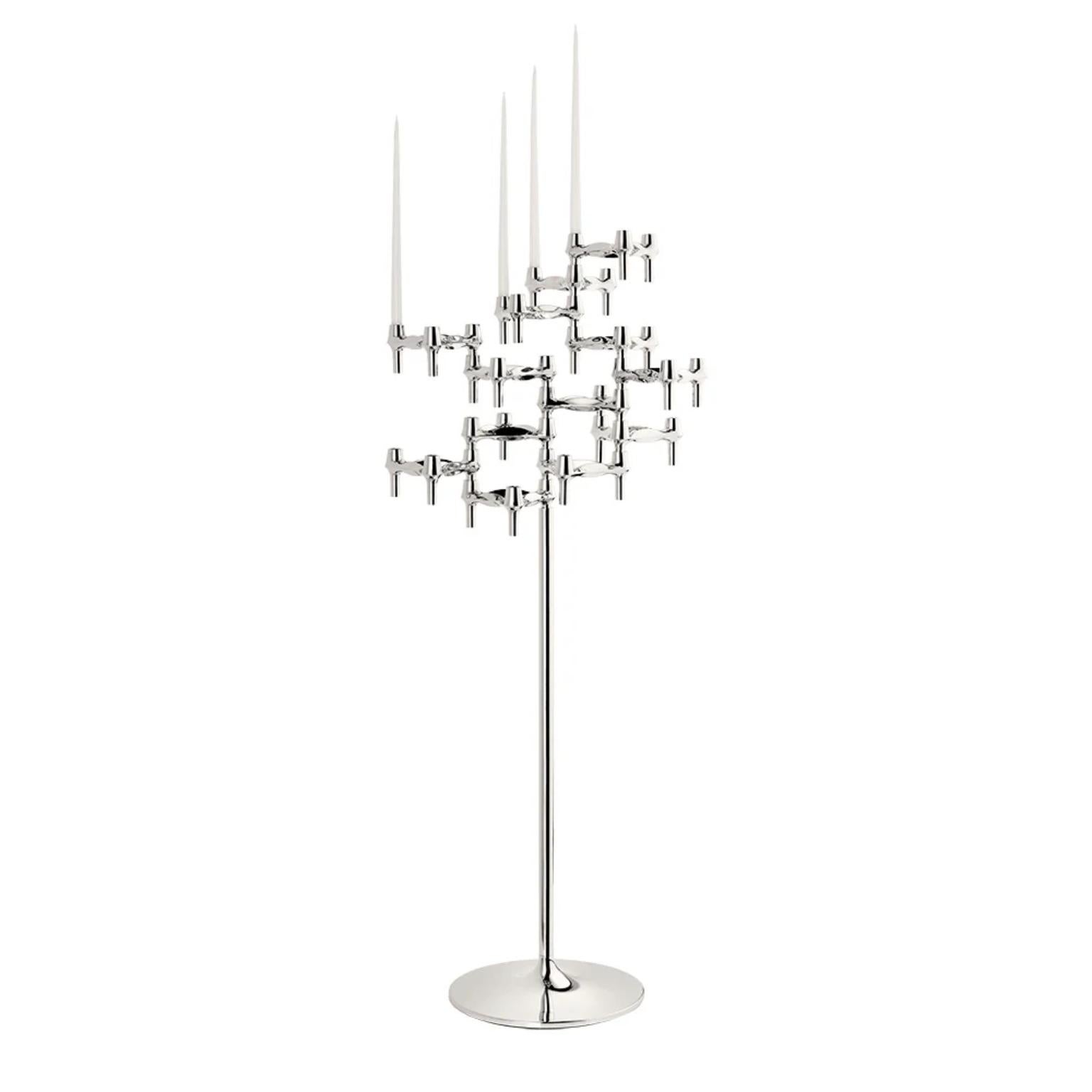 Soporte de suelo para un portavelas de aleación de cinc con acabado cromado by STOFF Nagel Otro en venta