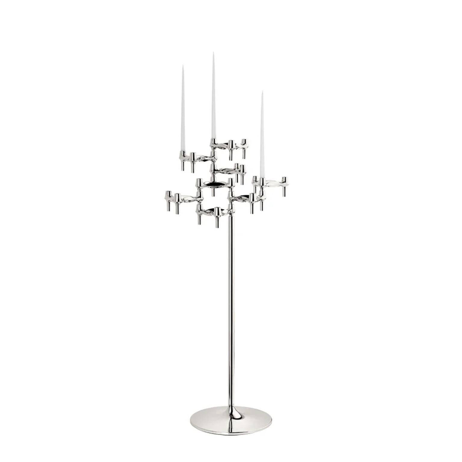 Soporte de suelo para un portavelas de aleación de cinc con acabado cromado by STOFF Nagel Cromo en venta
