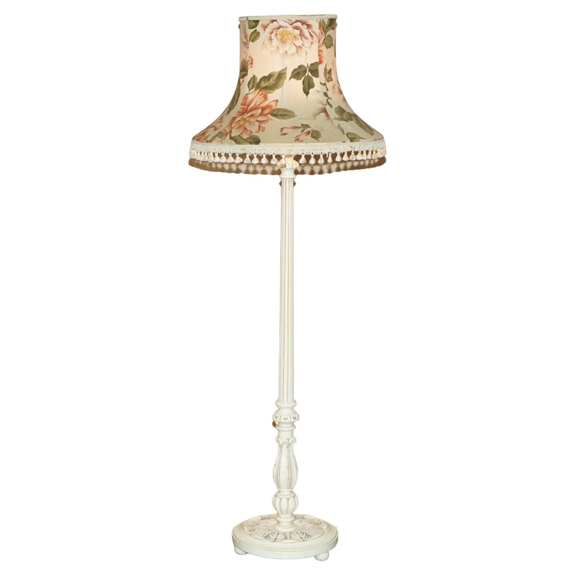 FLOOR STANDING CARVED SHABBY CHIC PAiNTED LAMP WITH VINTAGE FLORAL SHADE For Sale