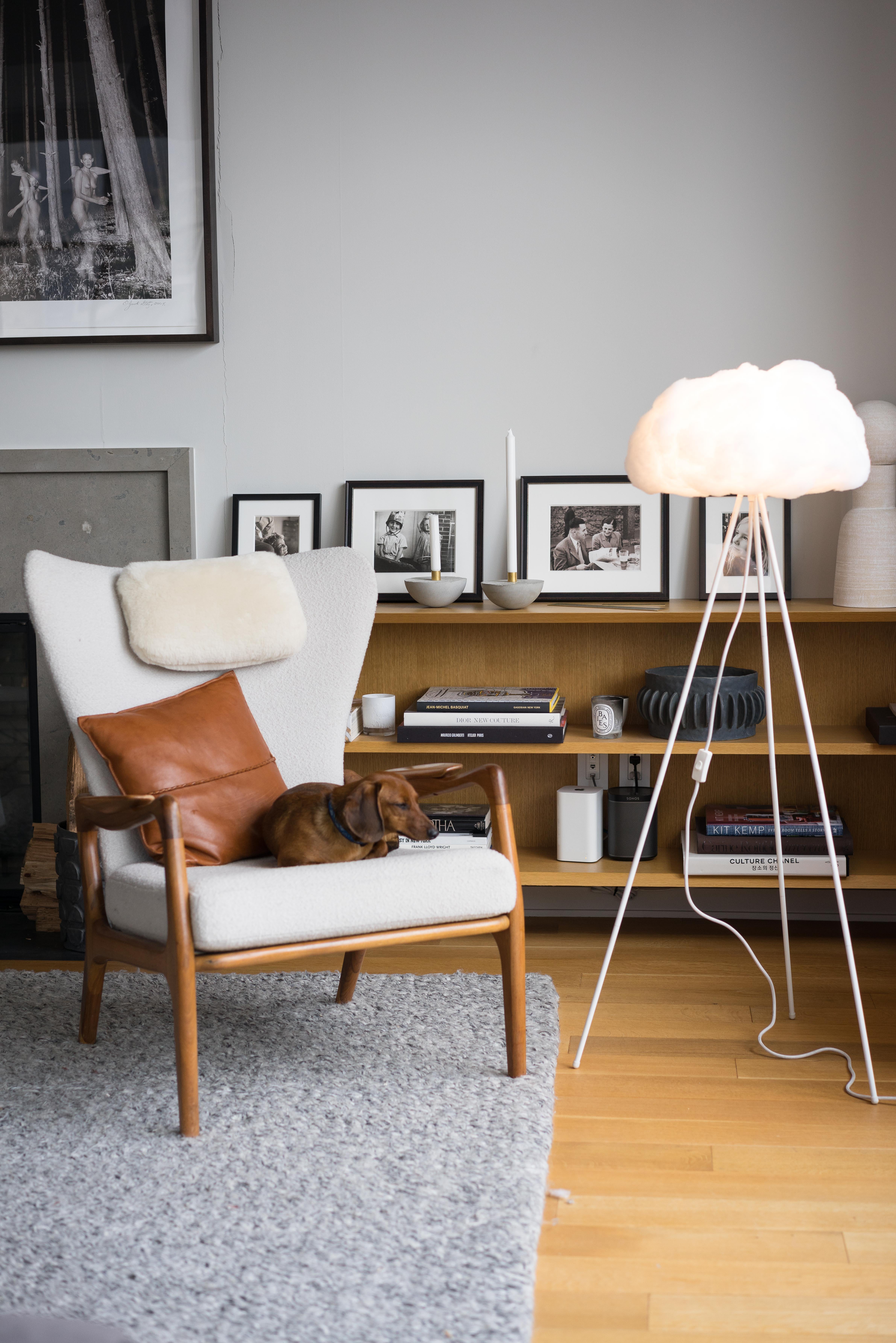Your very own indoor cloud - a stunning floor standing light fixture that will be sure to bring a little sunshine to your space. A feature floor lamp that brings a little of the outside in - and being free standing it's super easy to set up or move