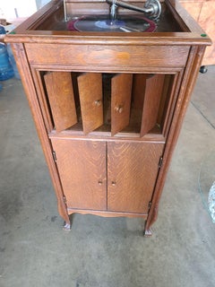 Floor Standing Columbia Grafonola Record Player, circa 1915