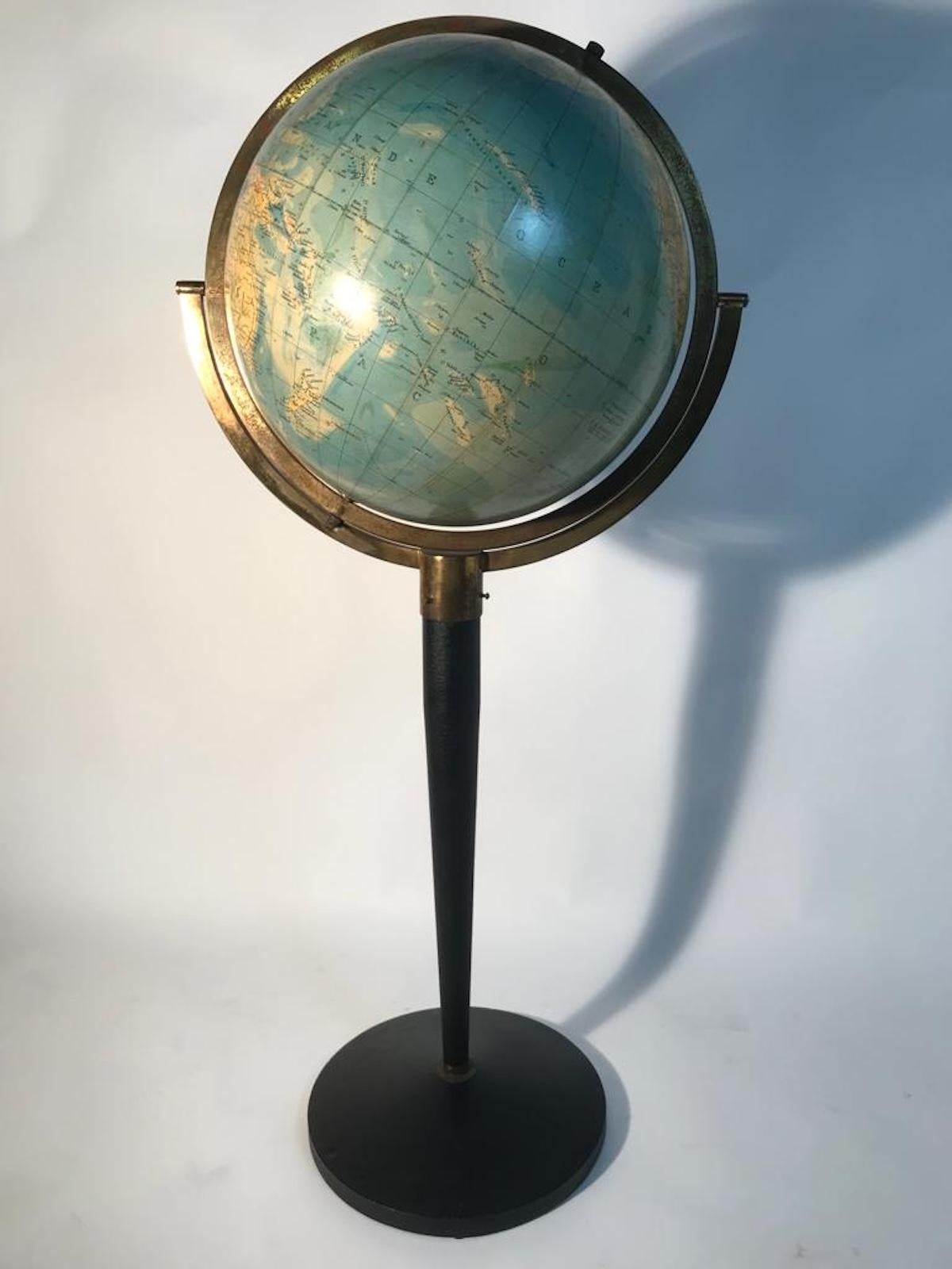 Floor standing globe Italia from 1940s For Sale 12