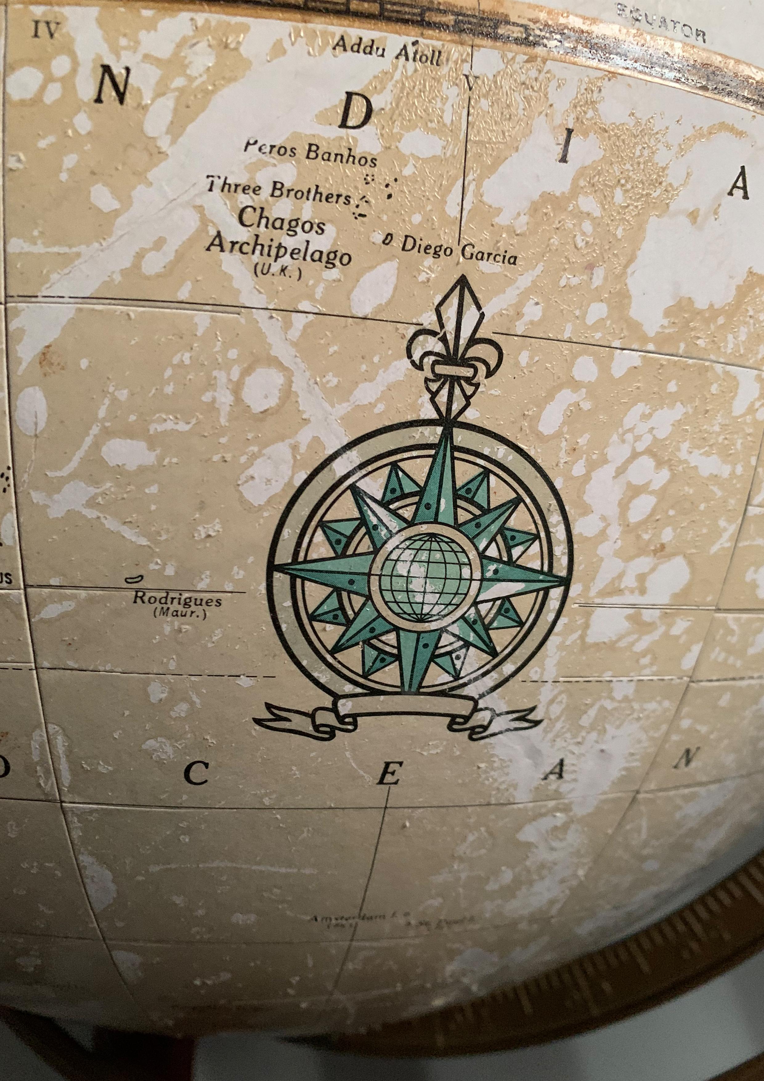 Globo da terra su un supporto in legno duro tornito e ottone Model No. 16 in vendita 3