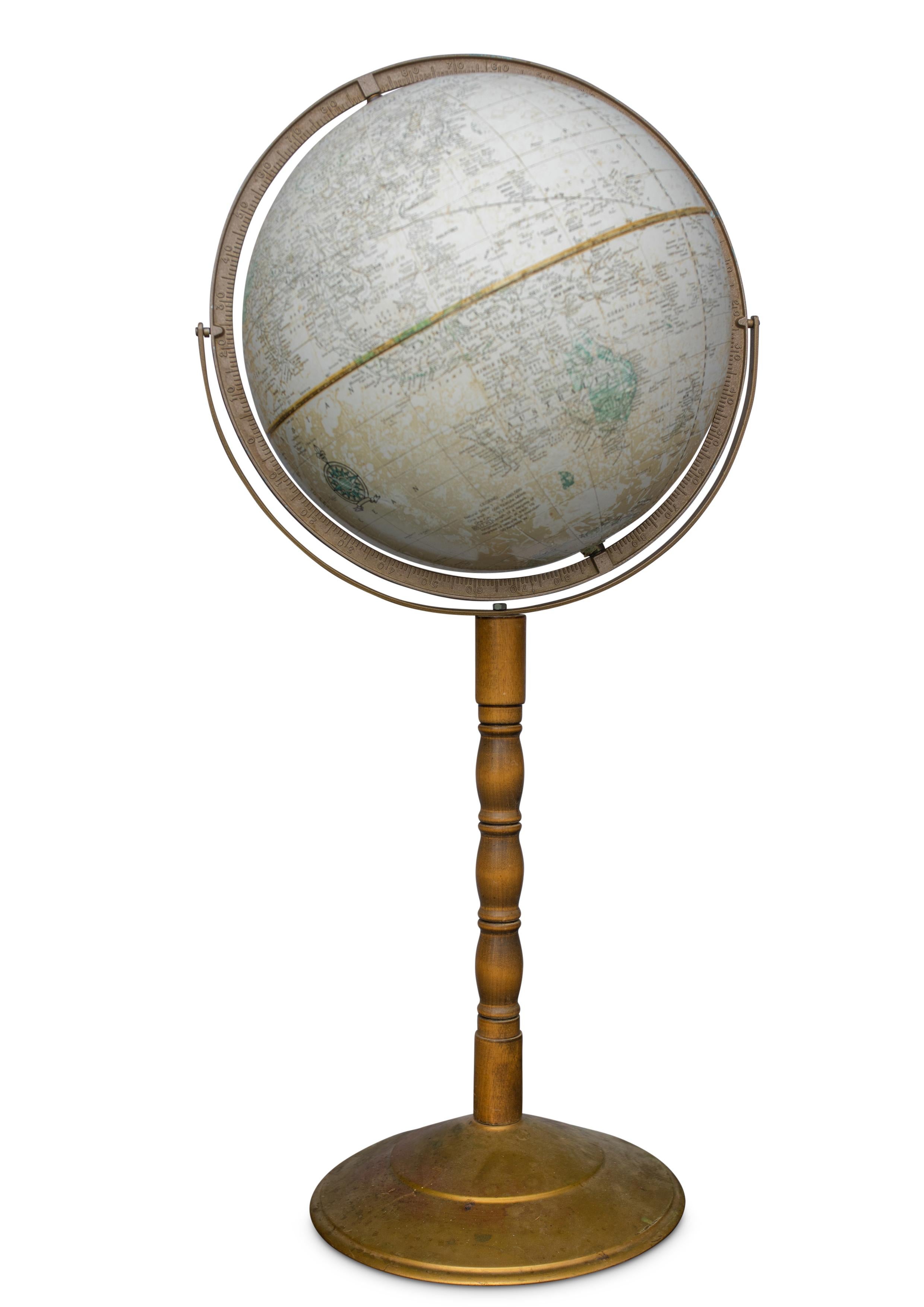 Globe terrestre sur un stand en bois dur tourné et en laiton Modèle n° 16  État moyen - En vente à High Wycombe, GB