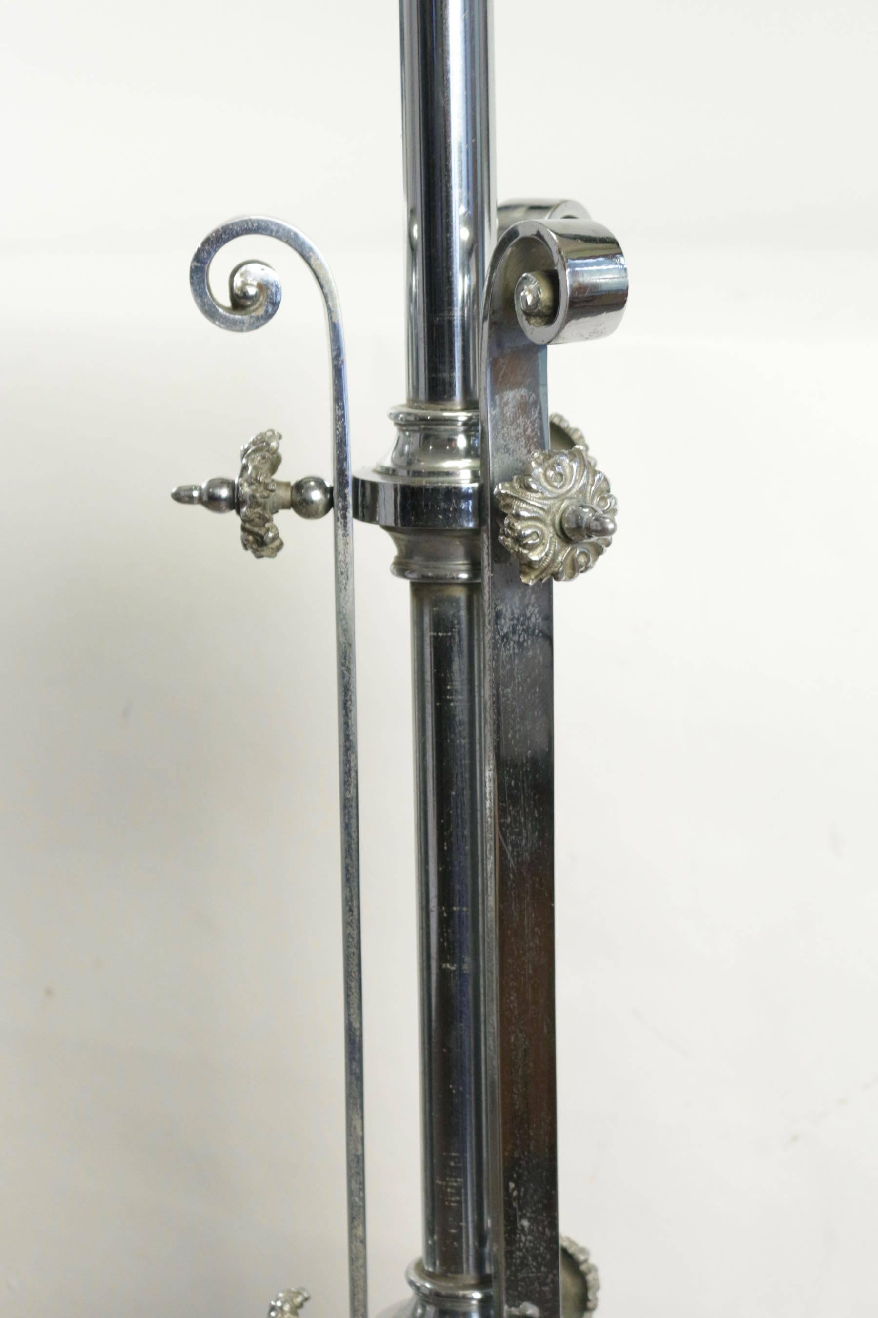 Louis XVI Floor Standing Lamp in Chrome from the Beginning of the 20th Century For Sale