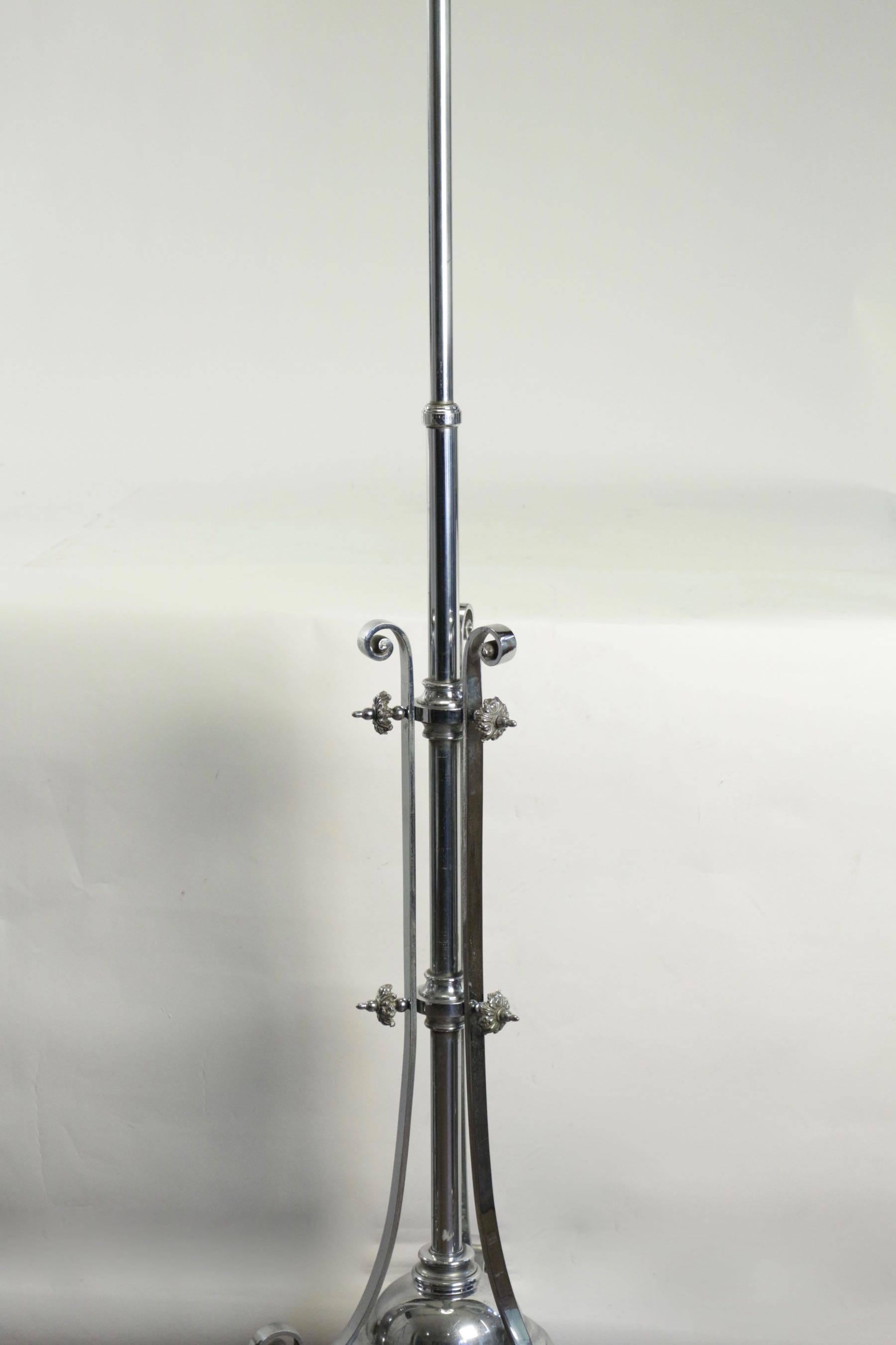 Floor Standing Lamp in Chrome from the Beginning of the 20th Century For Sale 1