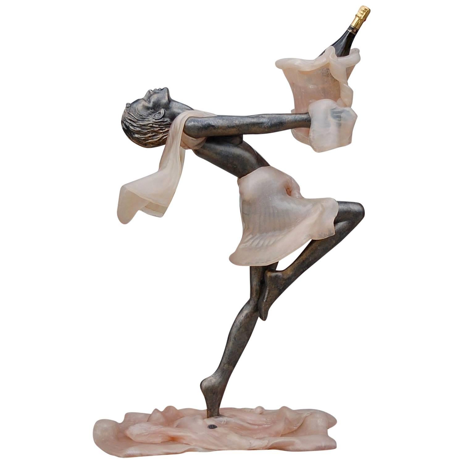 Statue de sol d'une femme en cuir avec seau à glace par Pintus, fin du 20e siècle en vente