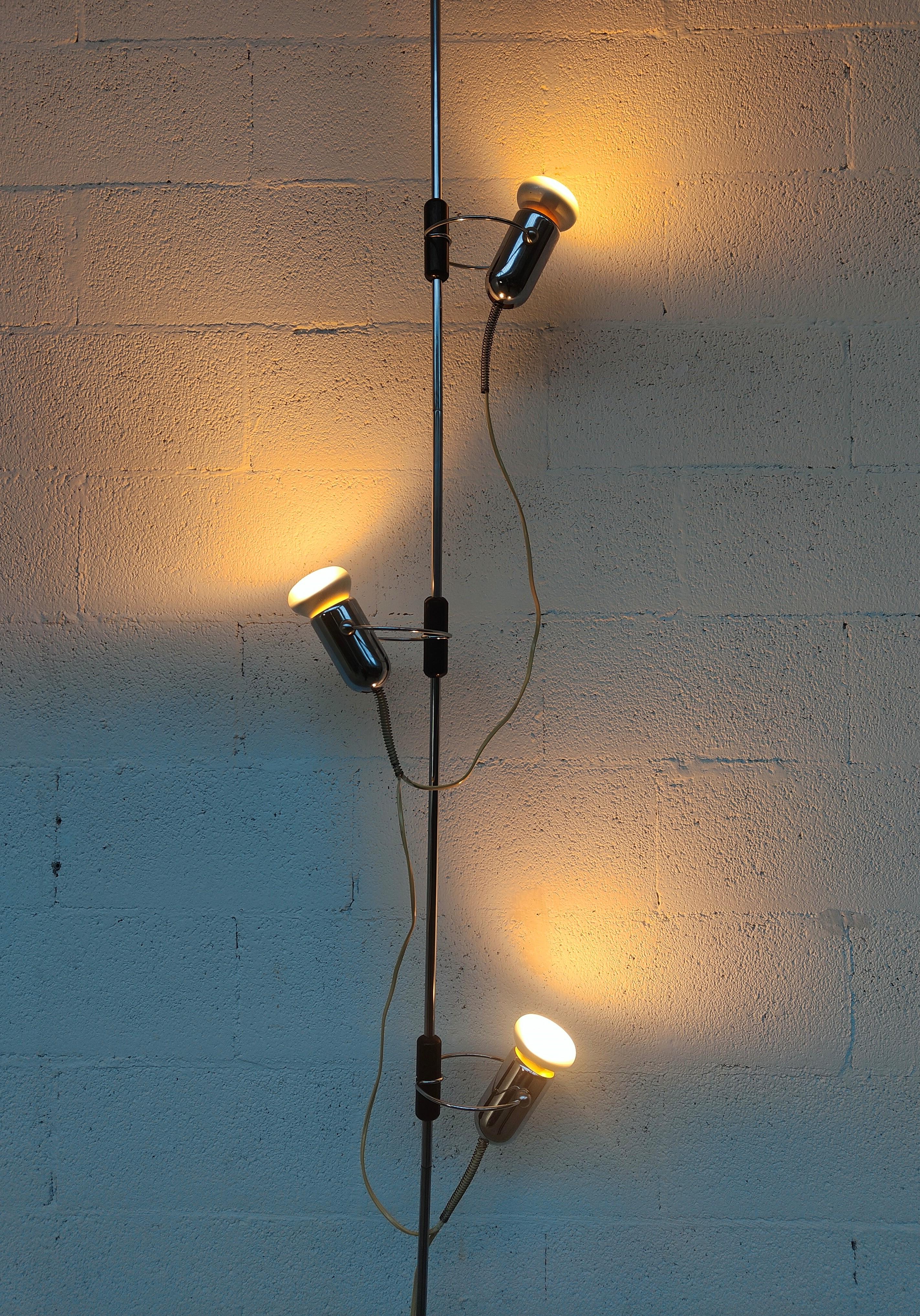 Mid-Century Modern Floor to Ceiling Lamp 'Tension' by Francesco Fois for Reggiani, 1960s For Sale
