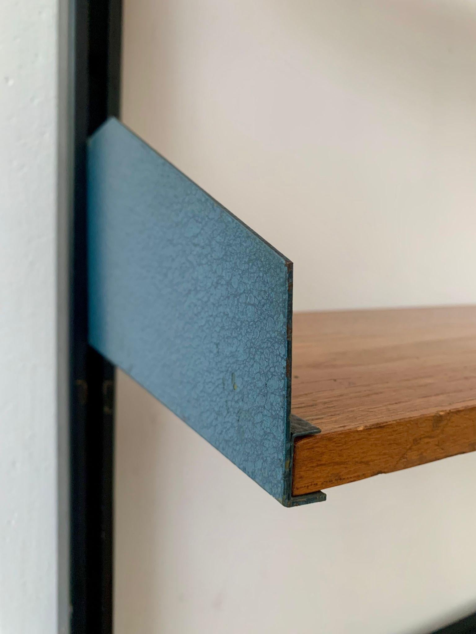 Mid-Century moderno Floor-to-ceiling modular bookcase produced by FEAL, 1950s, Italy in vendita