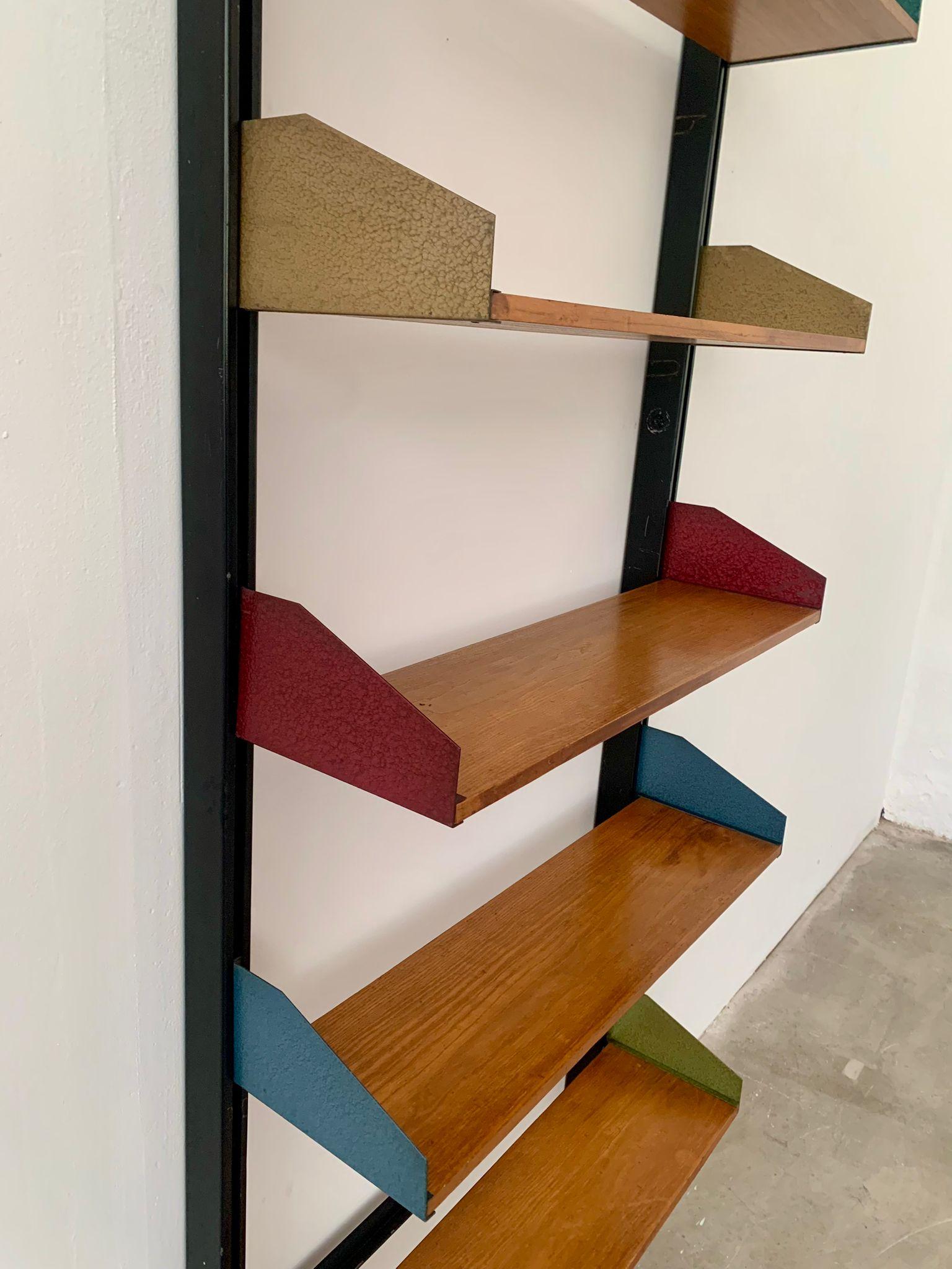 Italian Floor-to-ceiling modular bookcase produced by FEAL, 1950s, Italy in vendita