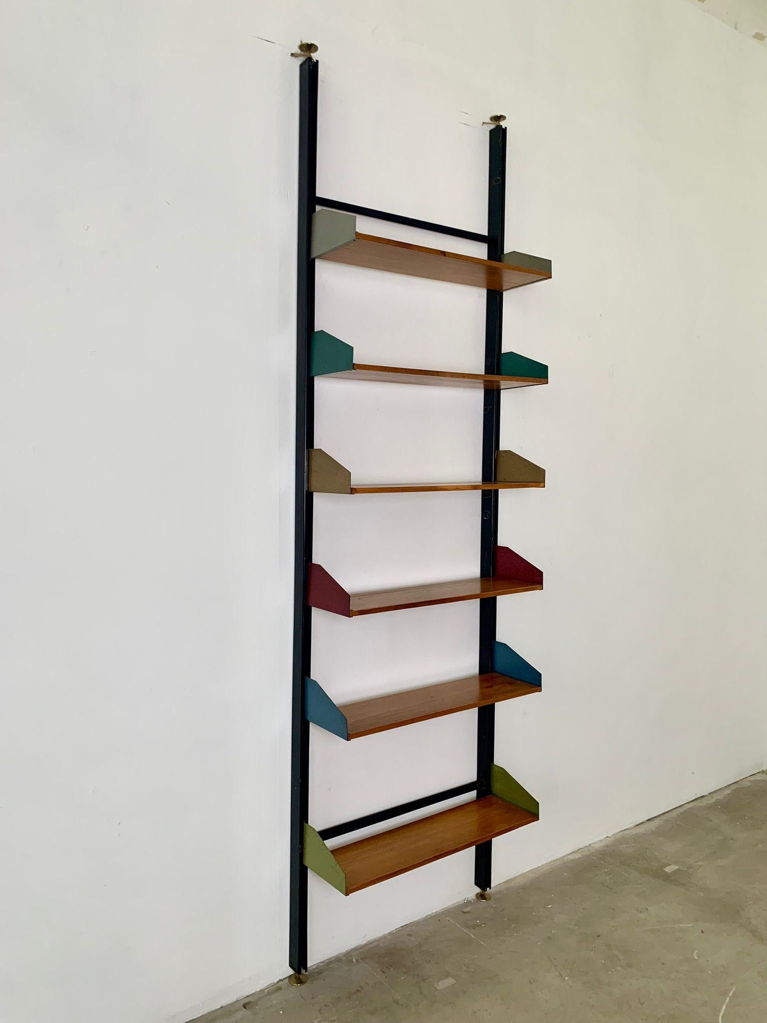 Floor-to-ceiling modular bookcase produced by FEAL, 1950s, Italy in vendita 1