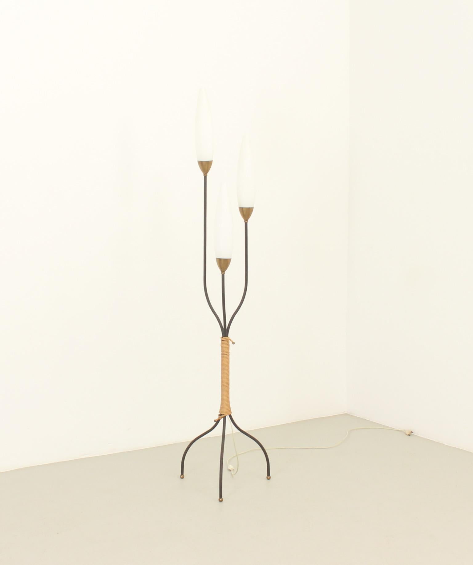 Stand-Dreibein-Lampe von Maison Lunel, Frankreich, 1950er Jahre im Angebot 4