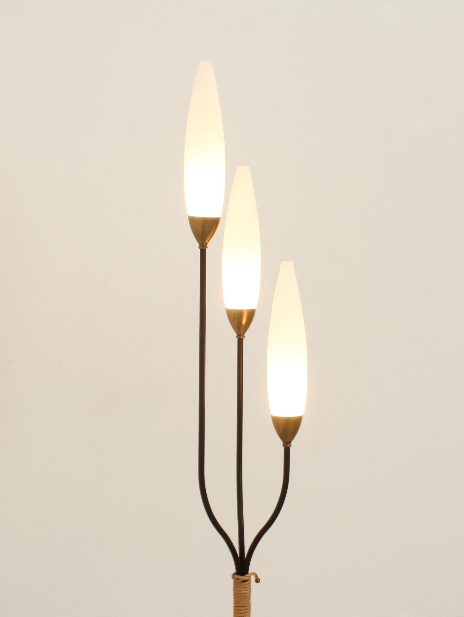 Stand-Dreibein-Lampe von Maison Lunel, Frankreich, 1950er Jahre (Französisch) im Angebot