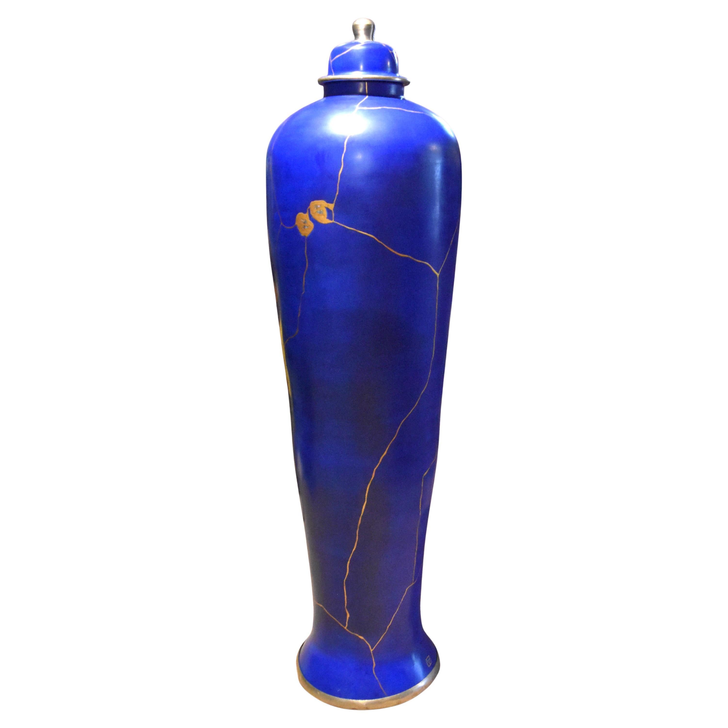Floor vase blue and gold with mother of pearl For Sale