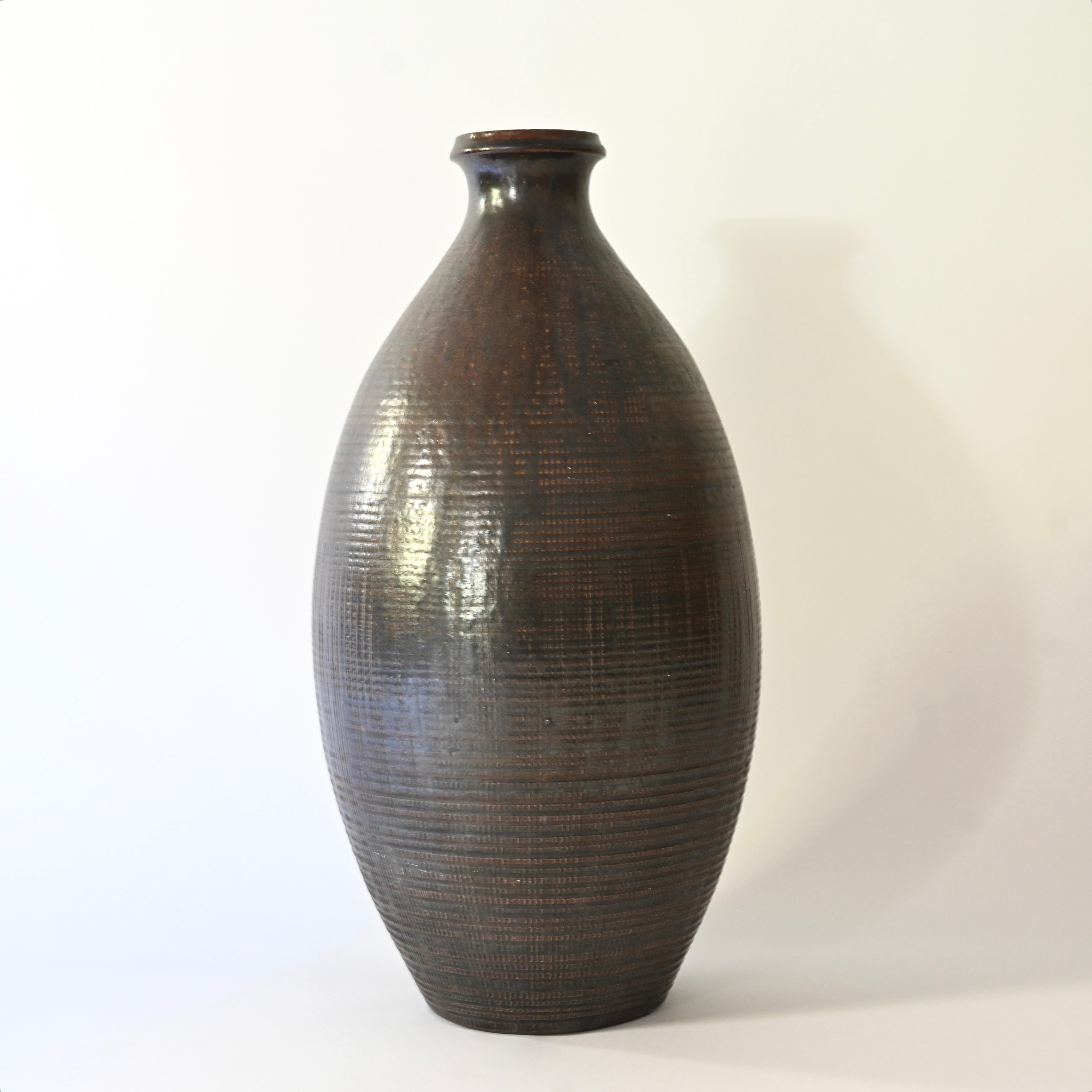 Suédois Vase de sol d'Arthur Andersson en vente