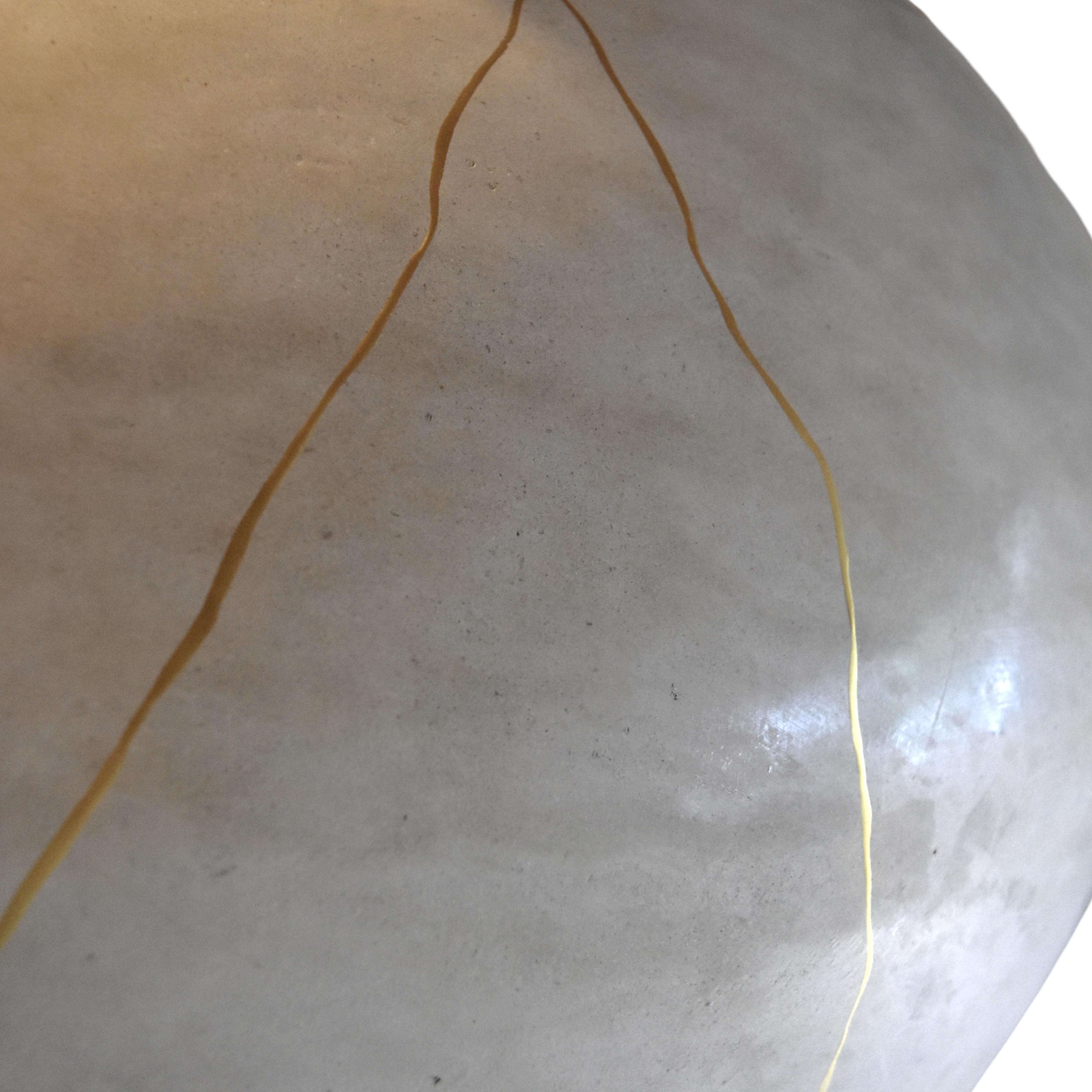 Francese Vaso da terra Kintsugi bianco in vendita