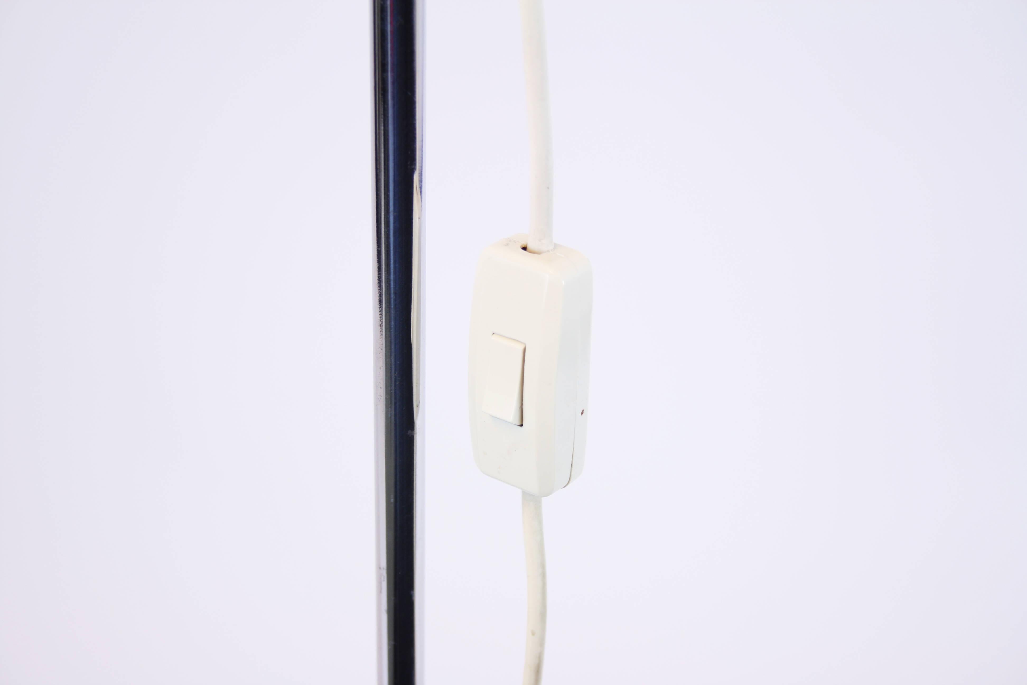 Mid-Century Modern Floor Lamp Koch & Lowy for Omi in the Manner of Bauhaus a Beige Metal 1960s Made For Sale