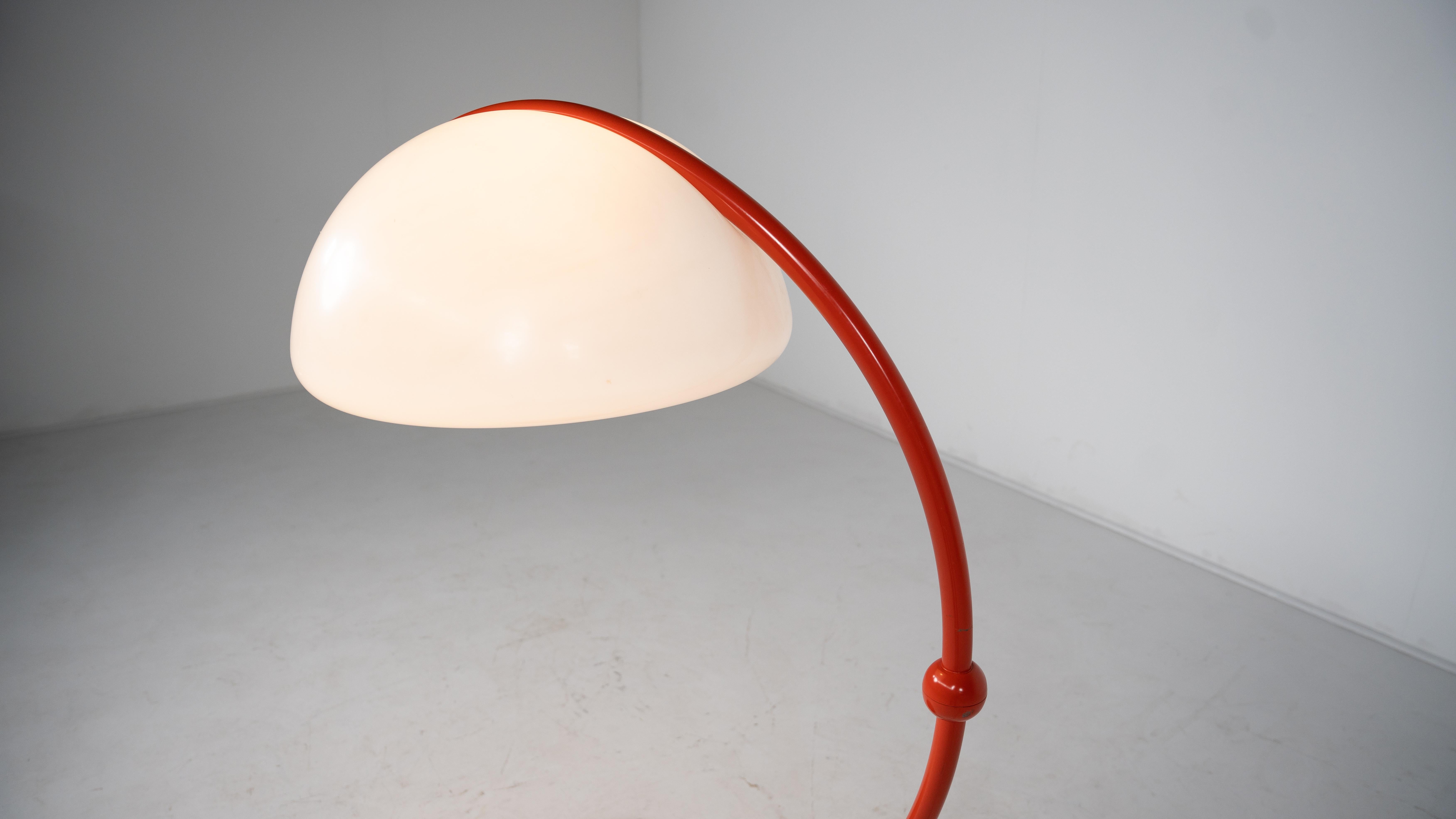 Lámpara de pie Serpente de Elio Martinelli para Martinelli Luce, años 60 en venta 2