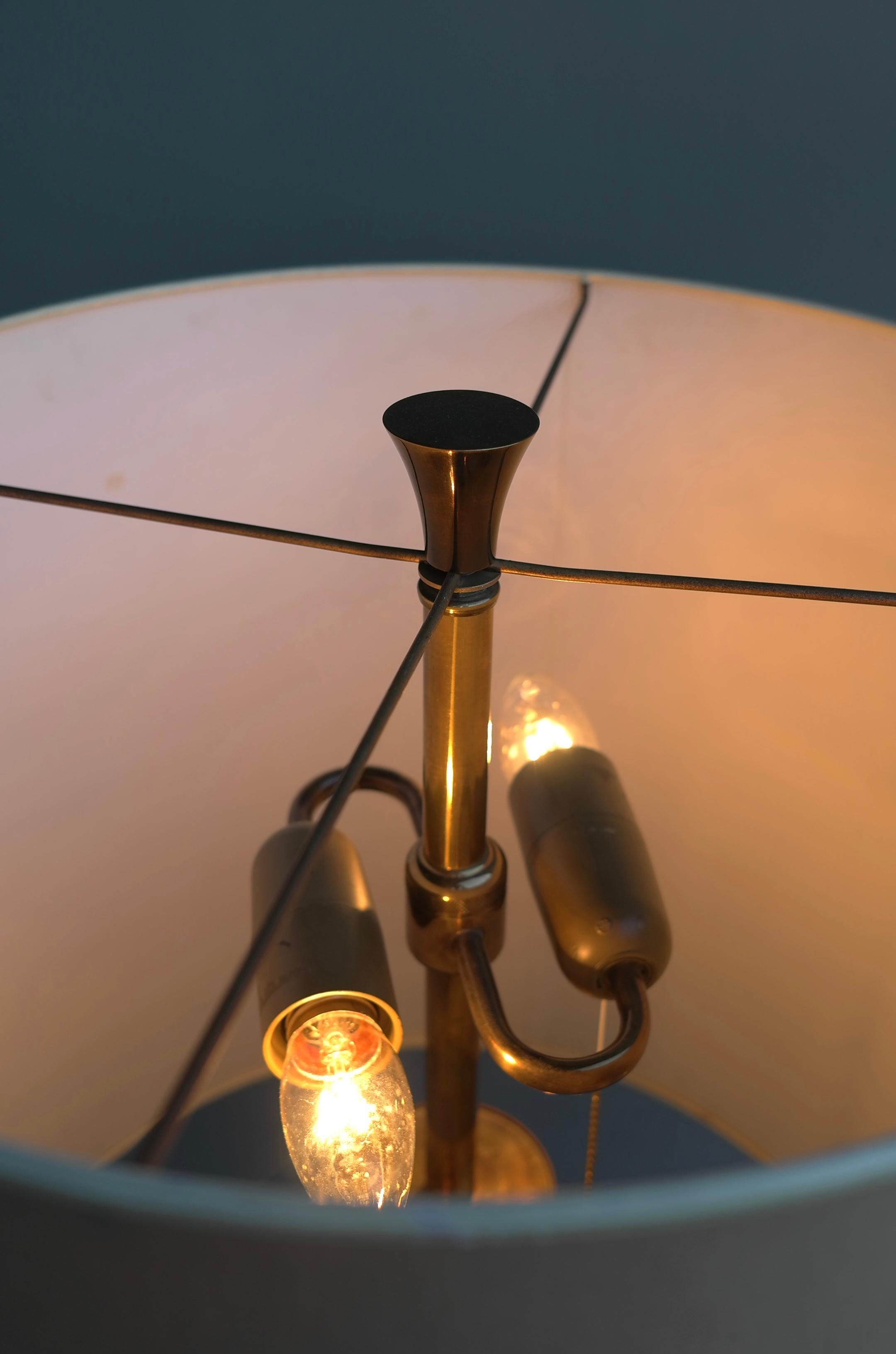 Floorlamp with Brass Trumpet Shaped Base, Italy, 1960s For Sale 1