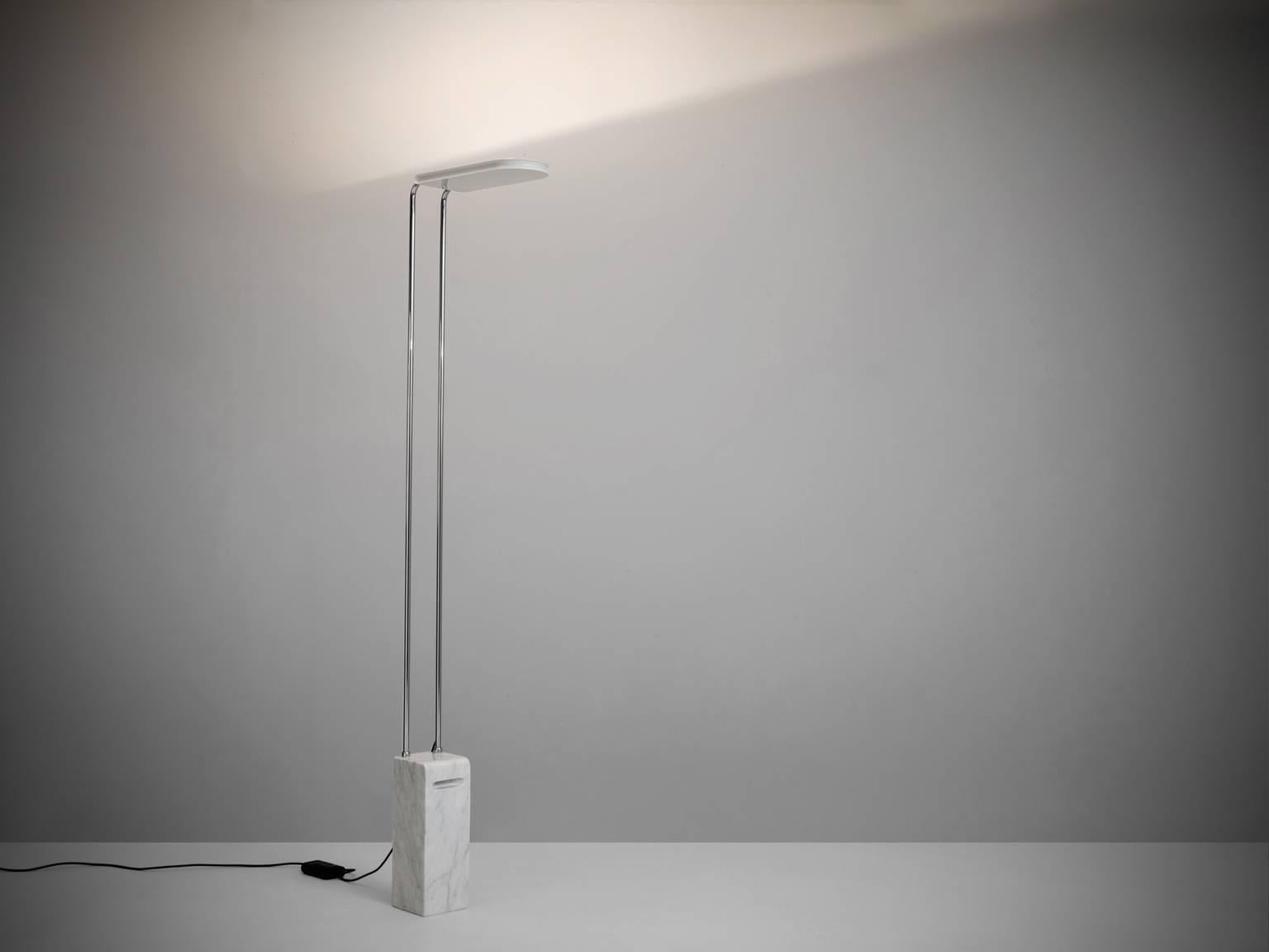 Floor lamp 'Gesto Terra' in marble, steel and plastic, by Bruno Gecchelin for Skipper, Italy 1974. Elegant floor lamp with marble base. The frame is from tubular steel. This is an uplight, which means the lux is on the upside of the lamp. In this