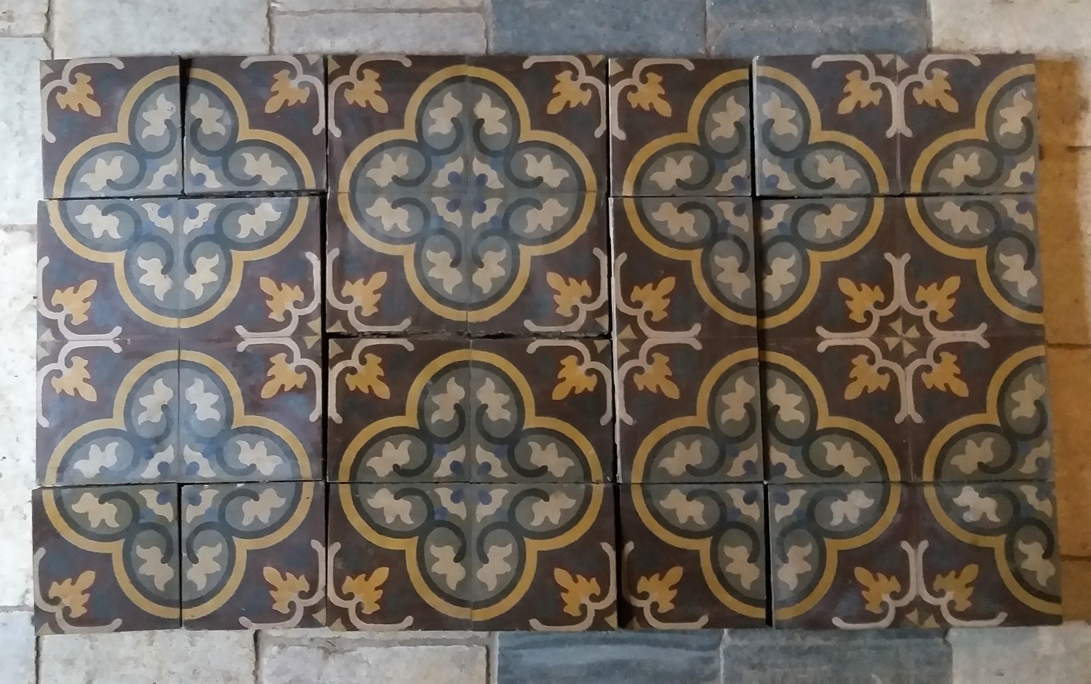 Very good and strong quality reclaimed cement floortiles from the period circa 1900. This batch covers 15 square meters.  Suitable for floors, walls, splash-backs. Very good overall condition. Traces of cement residue to the backs.  It's possible