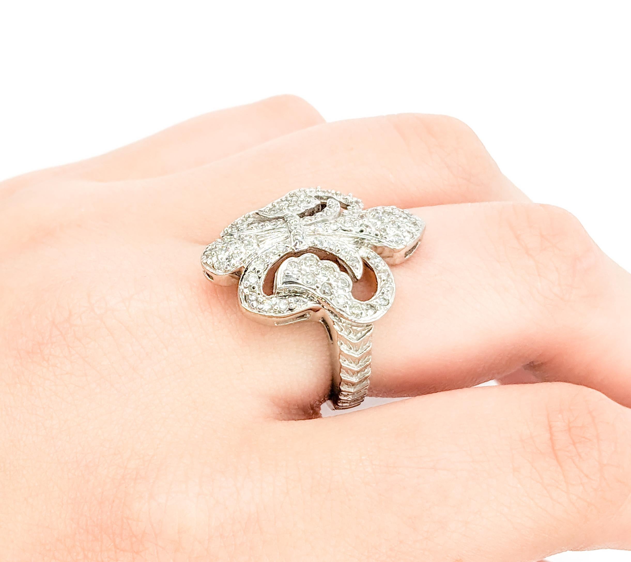Flor De Lis Diamantring aus Weißgold mit Blumenmuster (Rundschliff)