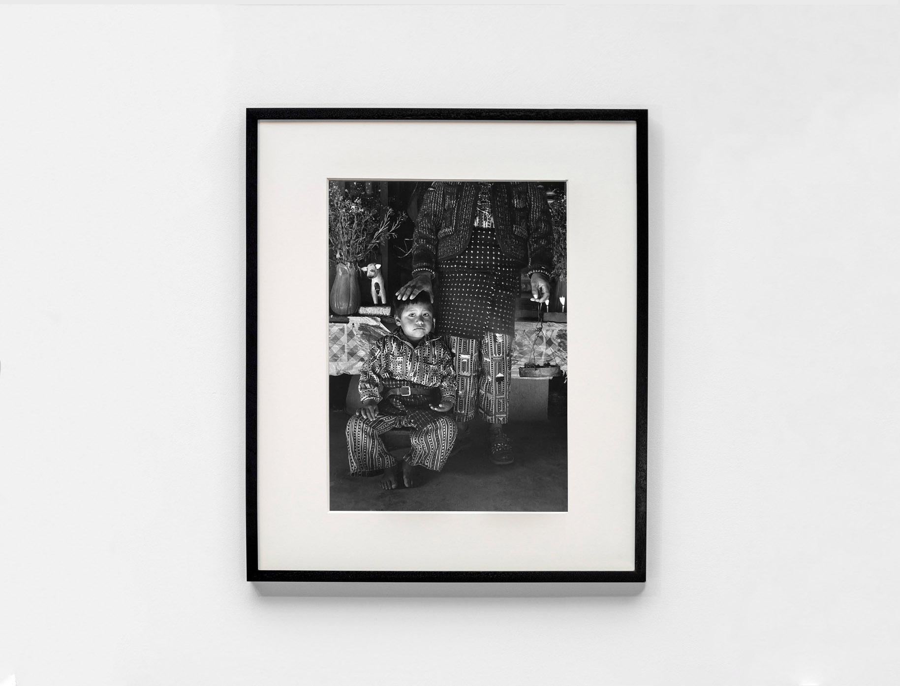 Cofrade y su Niño, Guatemala, 1989 - Flor Garduño (Black and White Photography) For Sale 1