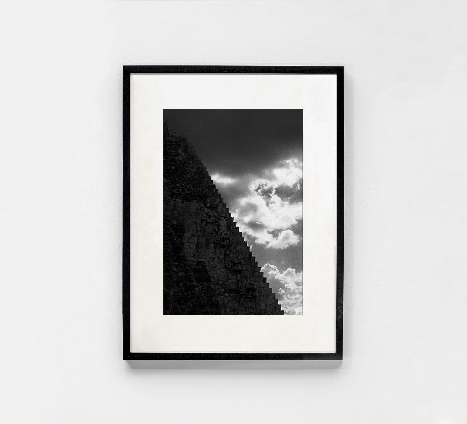 Escalera al cielo, México, 2016 - Flor Garduño (Photographie en noir et blanc). en vente 1