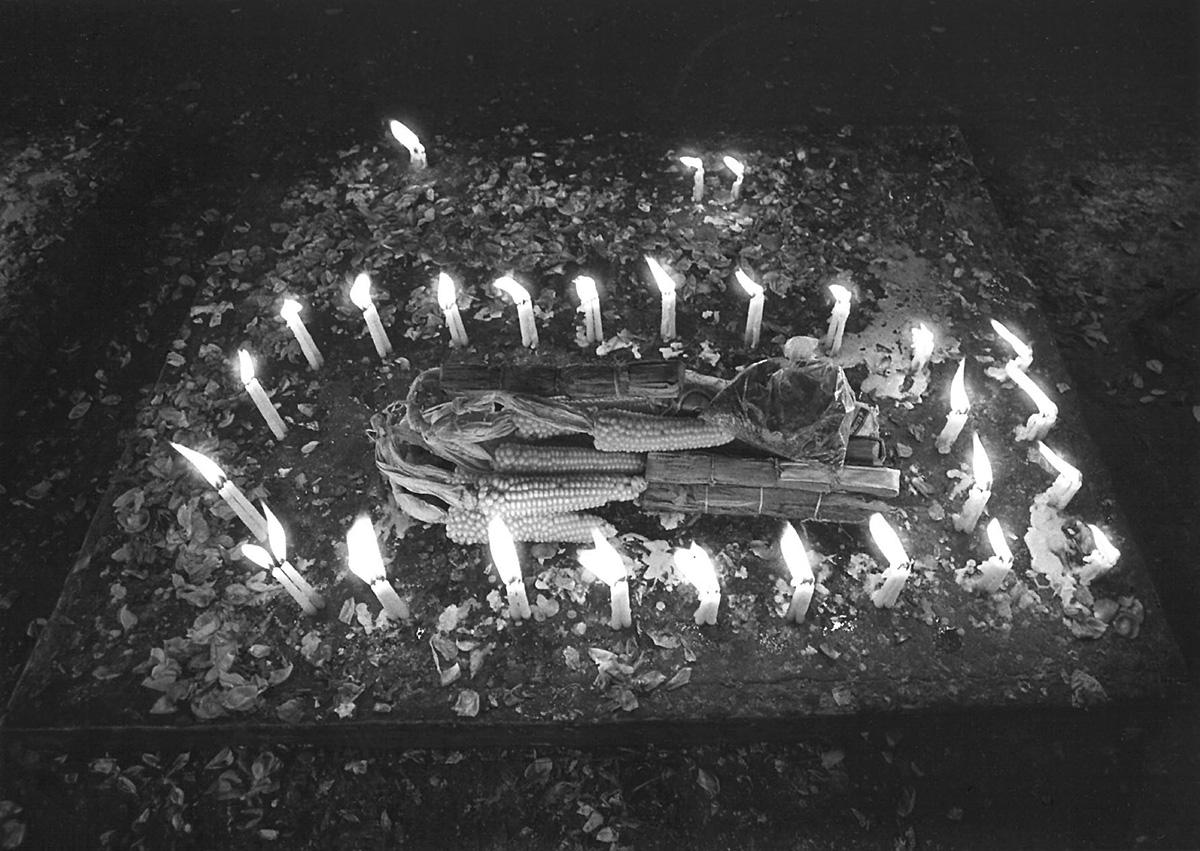 Ofrenda de Maiz, Guatemala, 1989 - Photograph by Flor Garduño