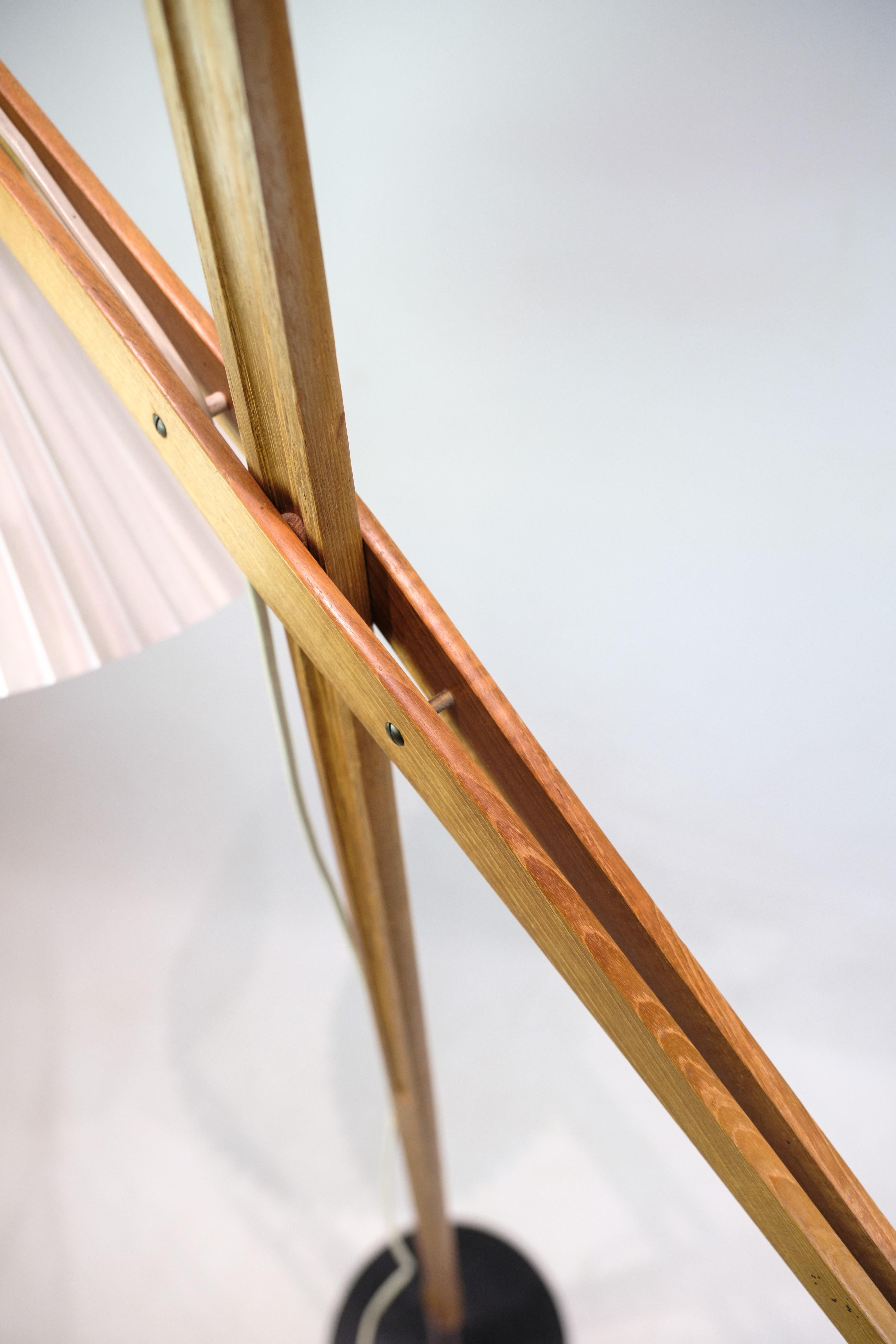 Lampada Flor modello 325 in teak di Vilhelm Wohlert per Le Klint degli anni '50 in vendita 3