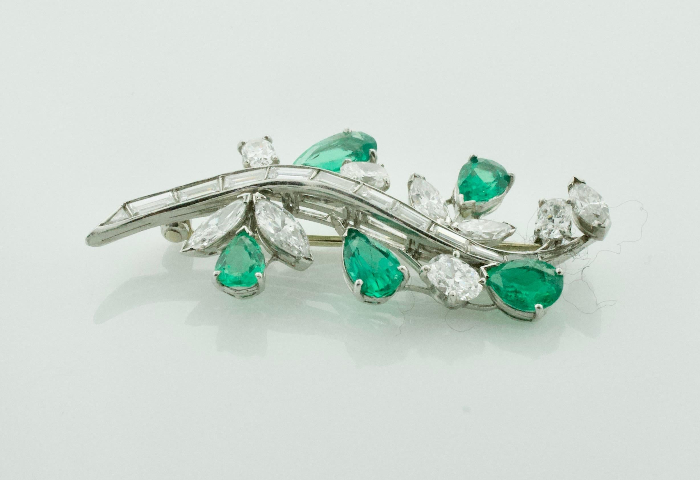 Flora and Fauna Emerald and Diamond Brooch in Platinum, circa 1940s In Excellent Condition For Sale In Wailea, HI