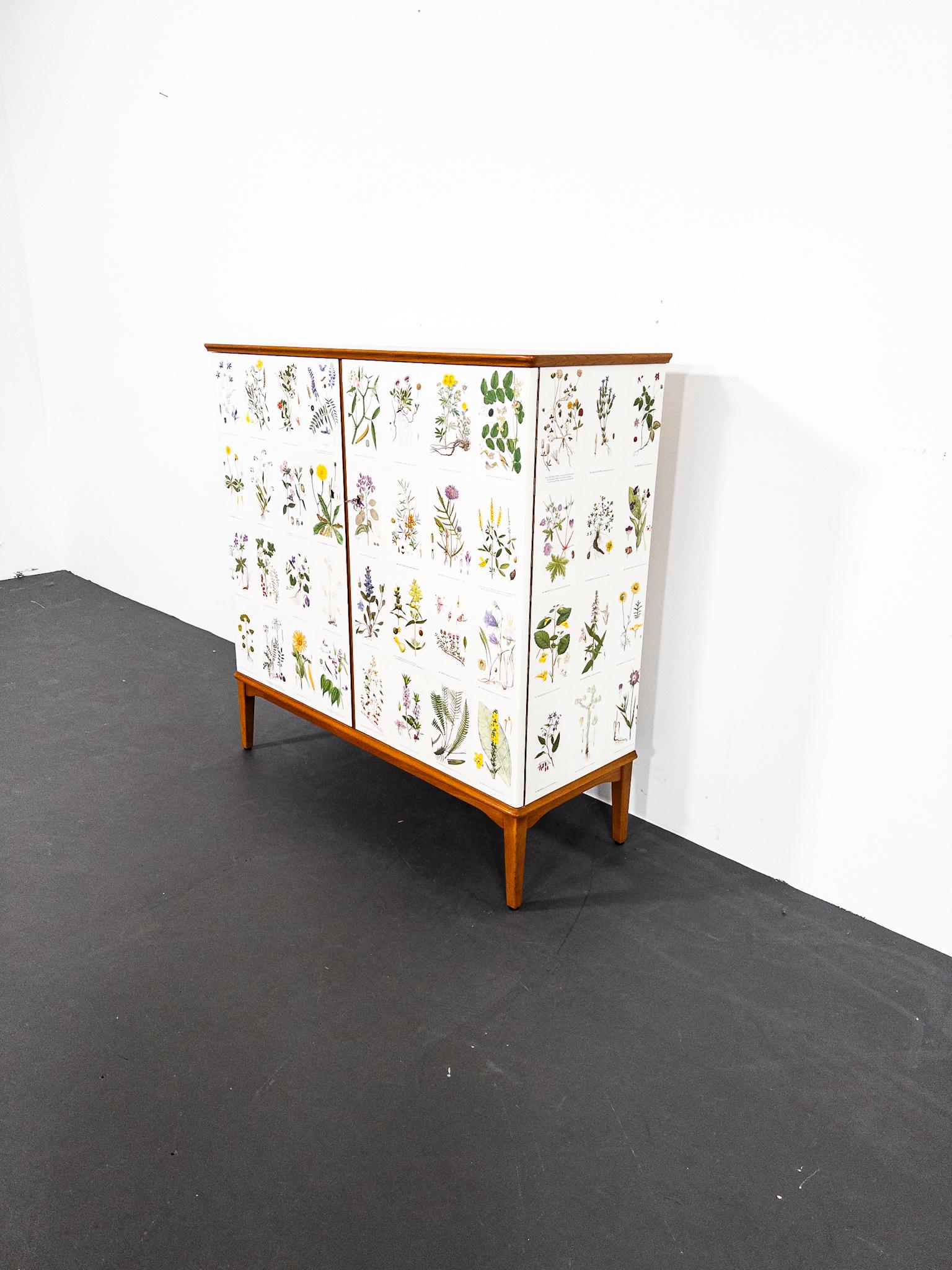 Svedese Mobile Flora, Svezia, anni '50 - Ispirato a Josef Frank in vendita
