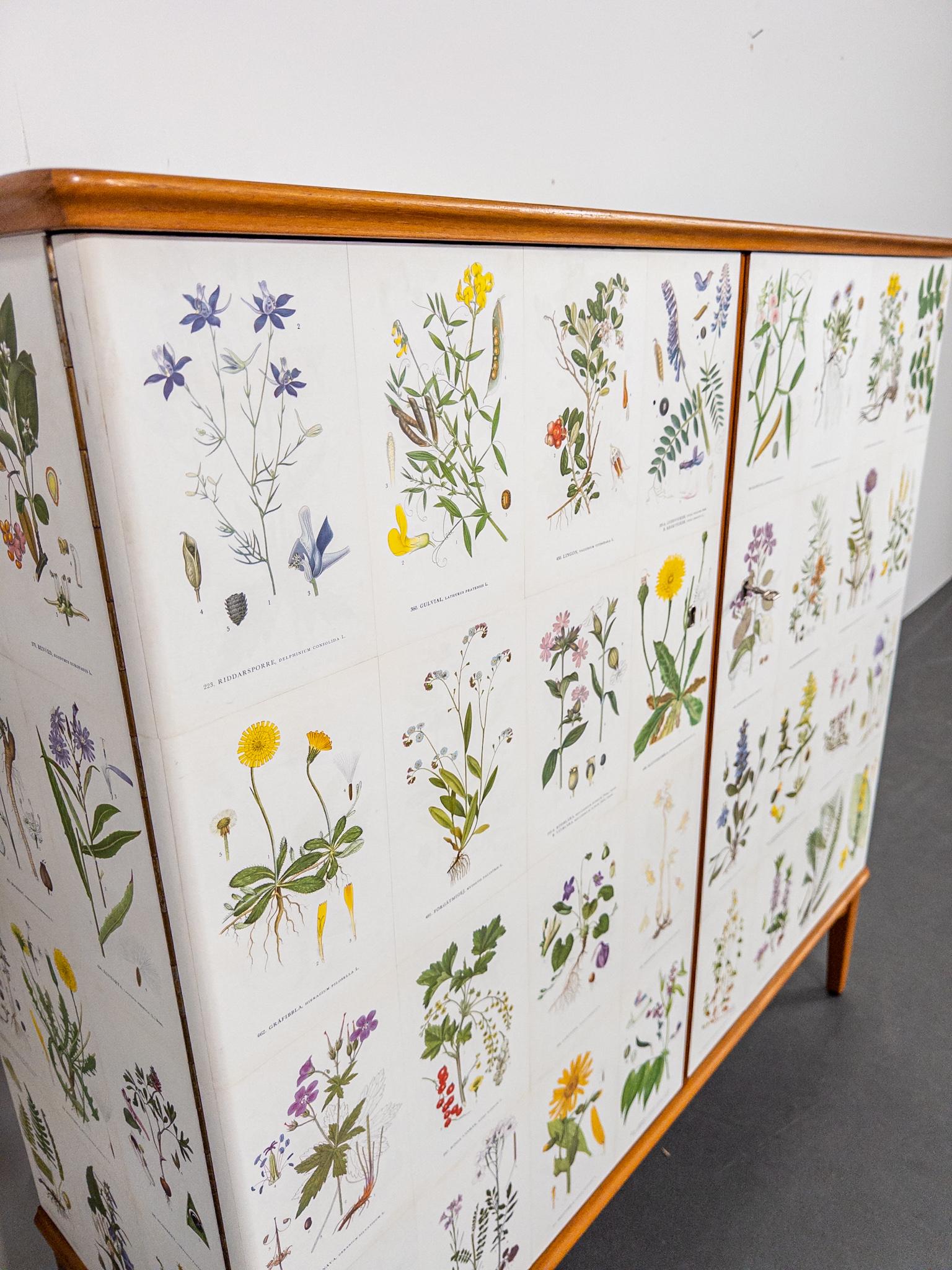 Metà XX secolo Mobile Flora, Svezia, anni '50 - Ispirato a Josef Frank in vendita