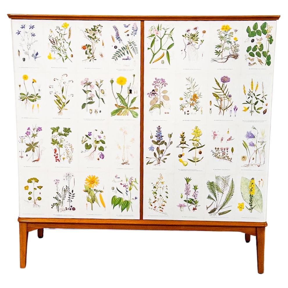 Flora-Schrank, Schweden, 1950er Jahre - Inspiriert von Josef Frank