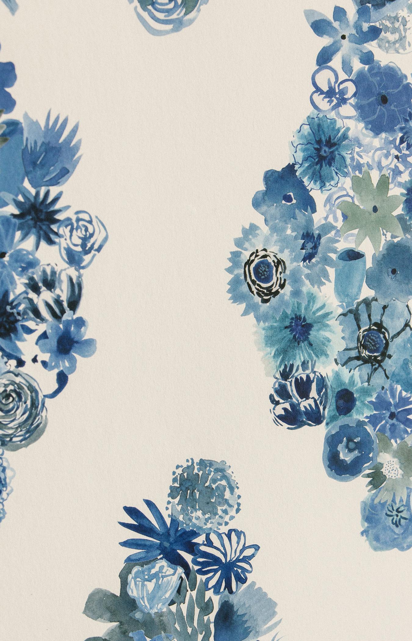 Flora - Casbah Blue Floral Wallpaper In New Condition For Sale In Norwalk, CT