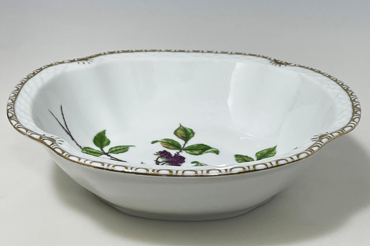 Flora Danica Porzellanschale von Bing & Grøndahl, Dänemark 1931 (Dänisch) im Angebot