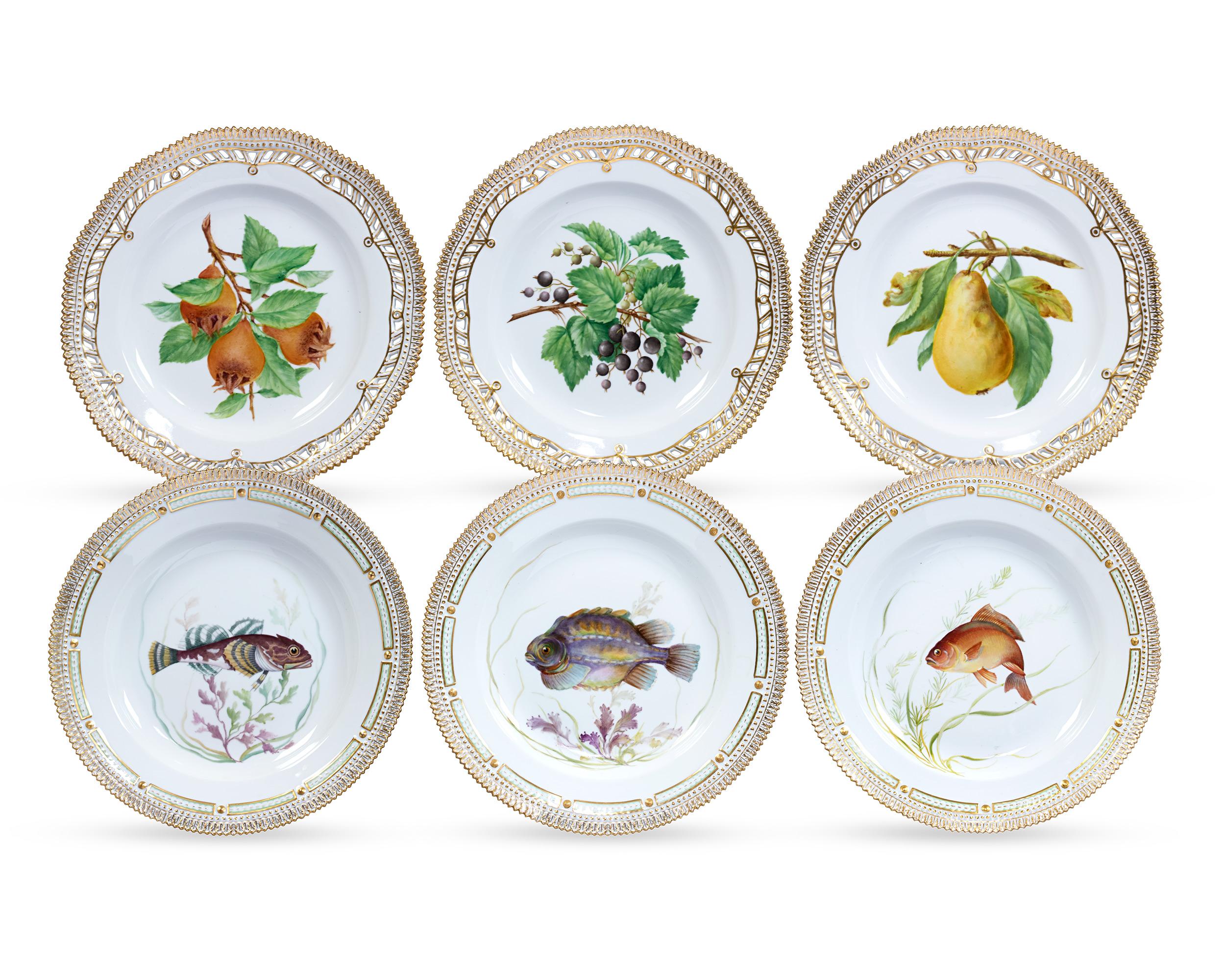 Flora Danica Porcelain Dinner Service, 153 Pieces In Excellent Condition In New Orleans, LA