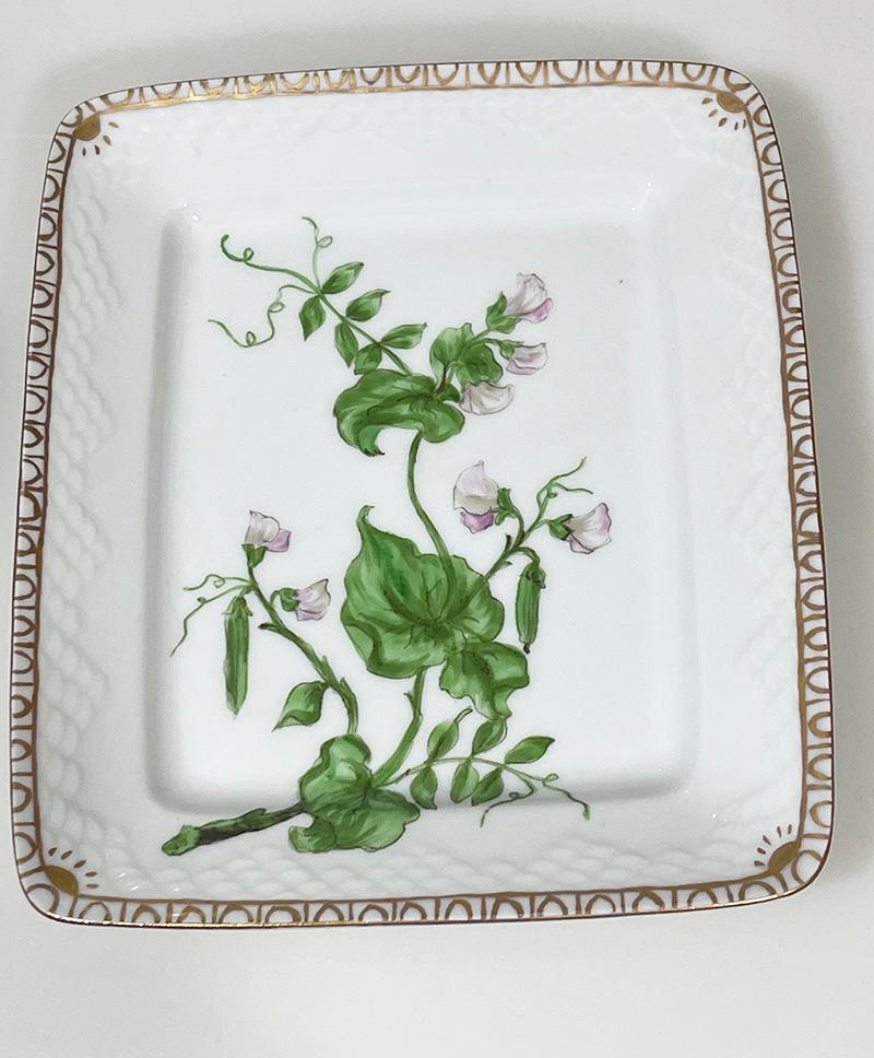 Porcelain Flora Danica porcelain dishes by Bing & Grøndahl, Denmark 1928-1932 For Sale